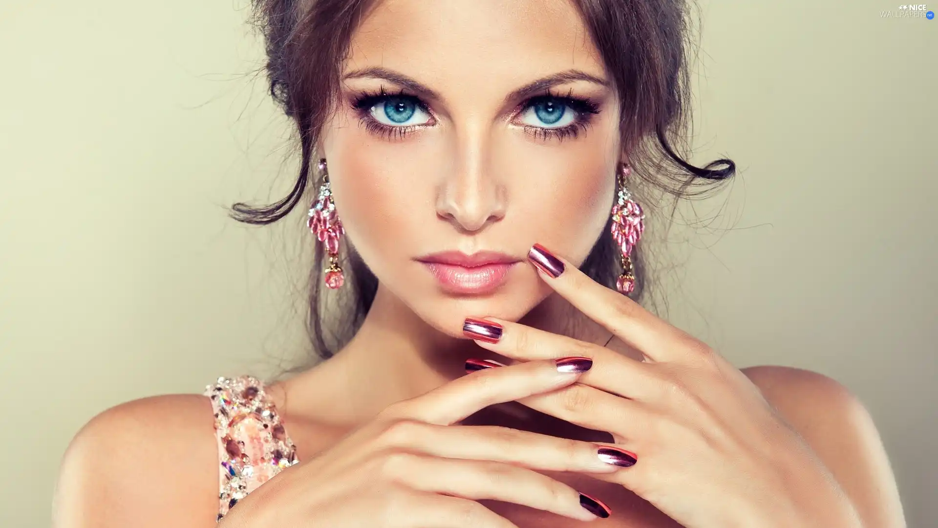 make-up, ear-ring, light brown, The look, Women