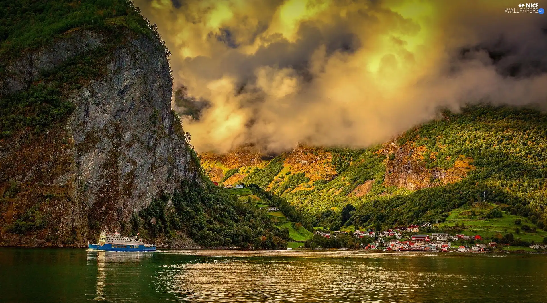 Ship, clouds, Geirangerfjord, water, Mountains, colony, Norway