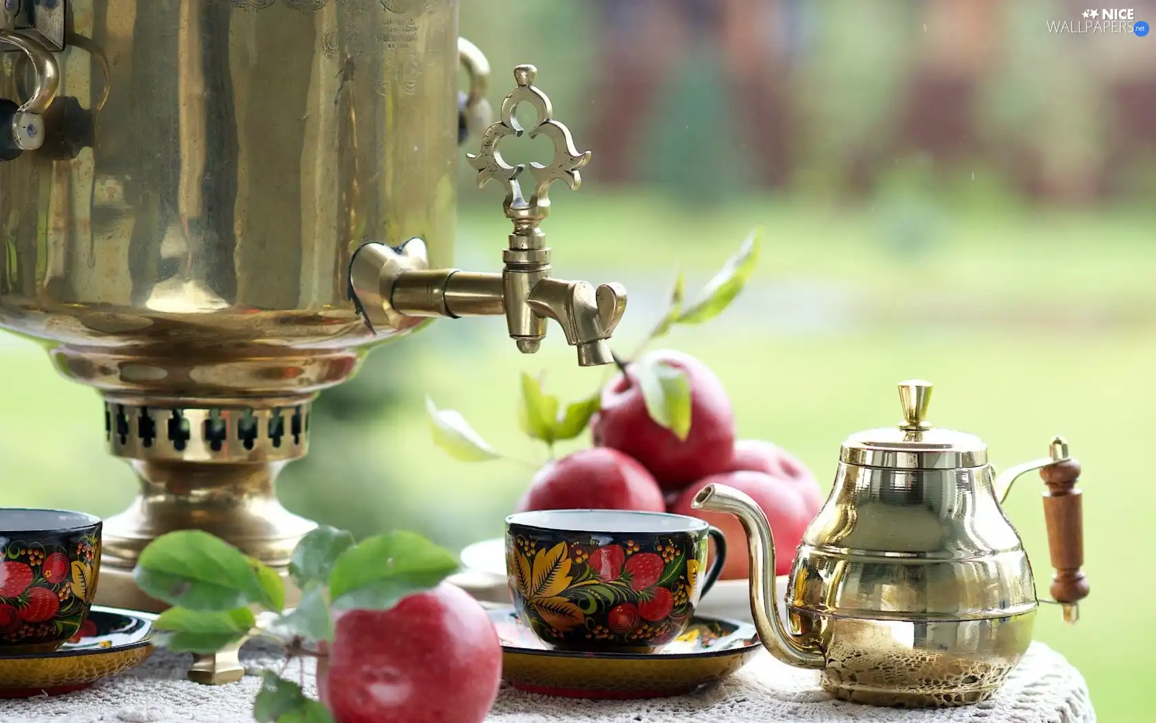 samovar, apples, cups, tea