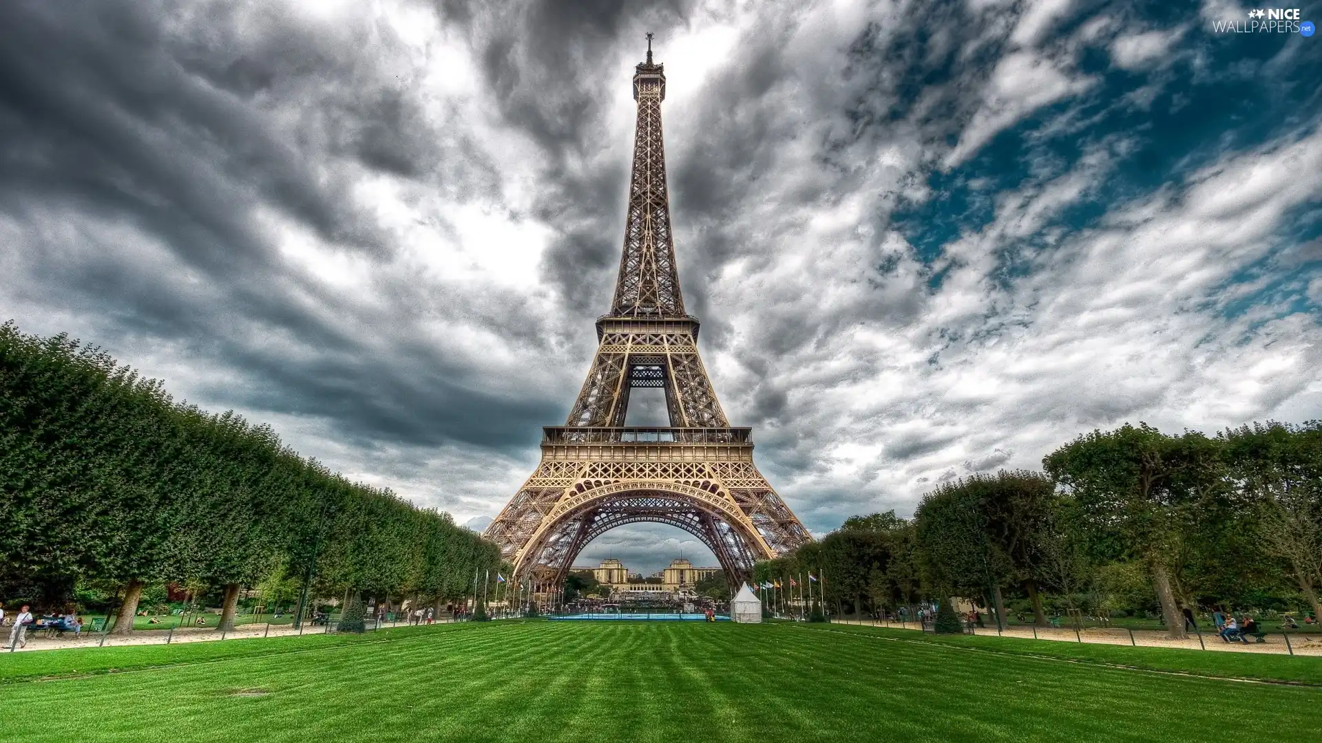 Eiffla Tower, Paris, France, clouds