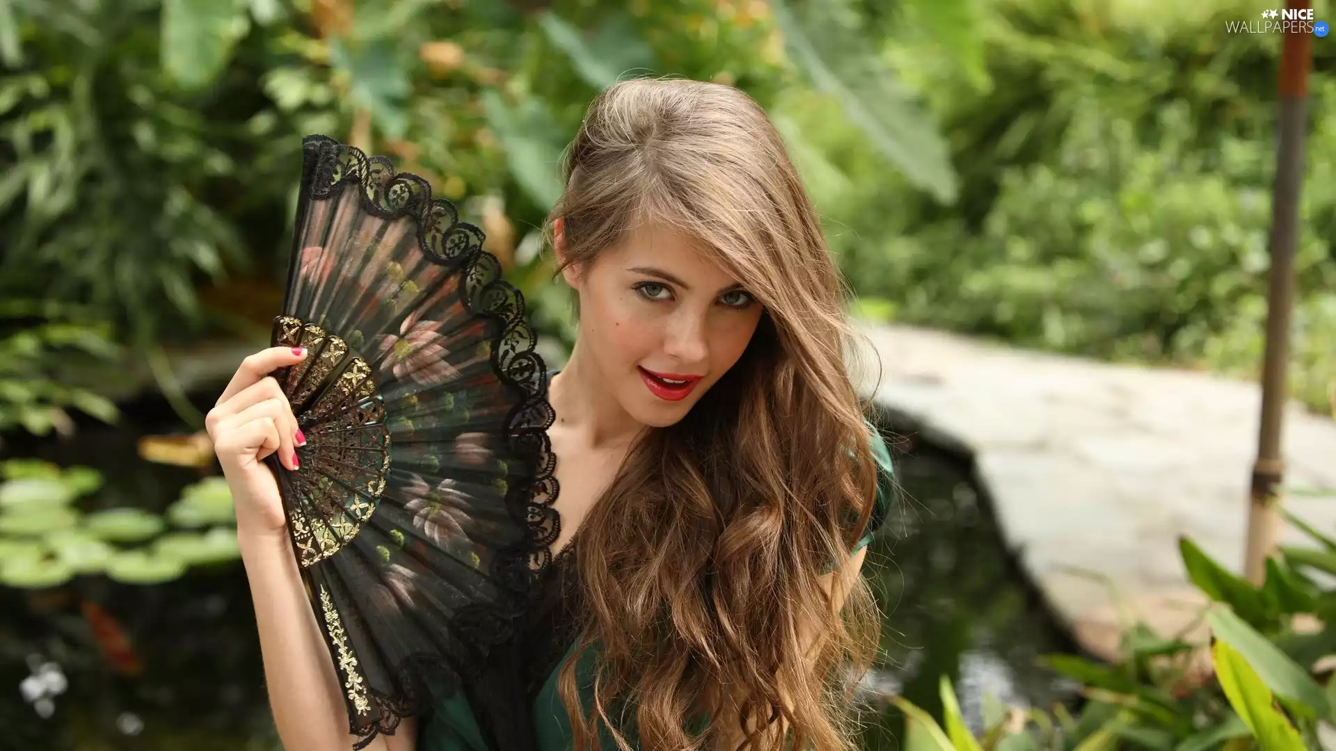 Willa Holland, Fan, actress, model, American