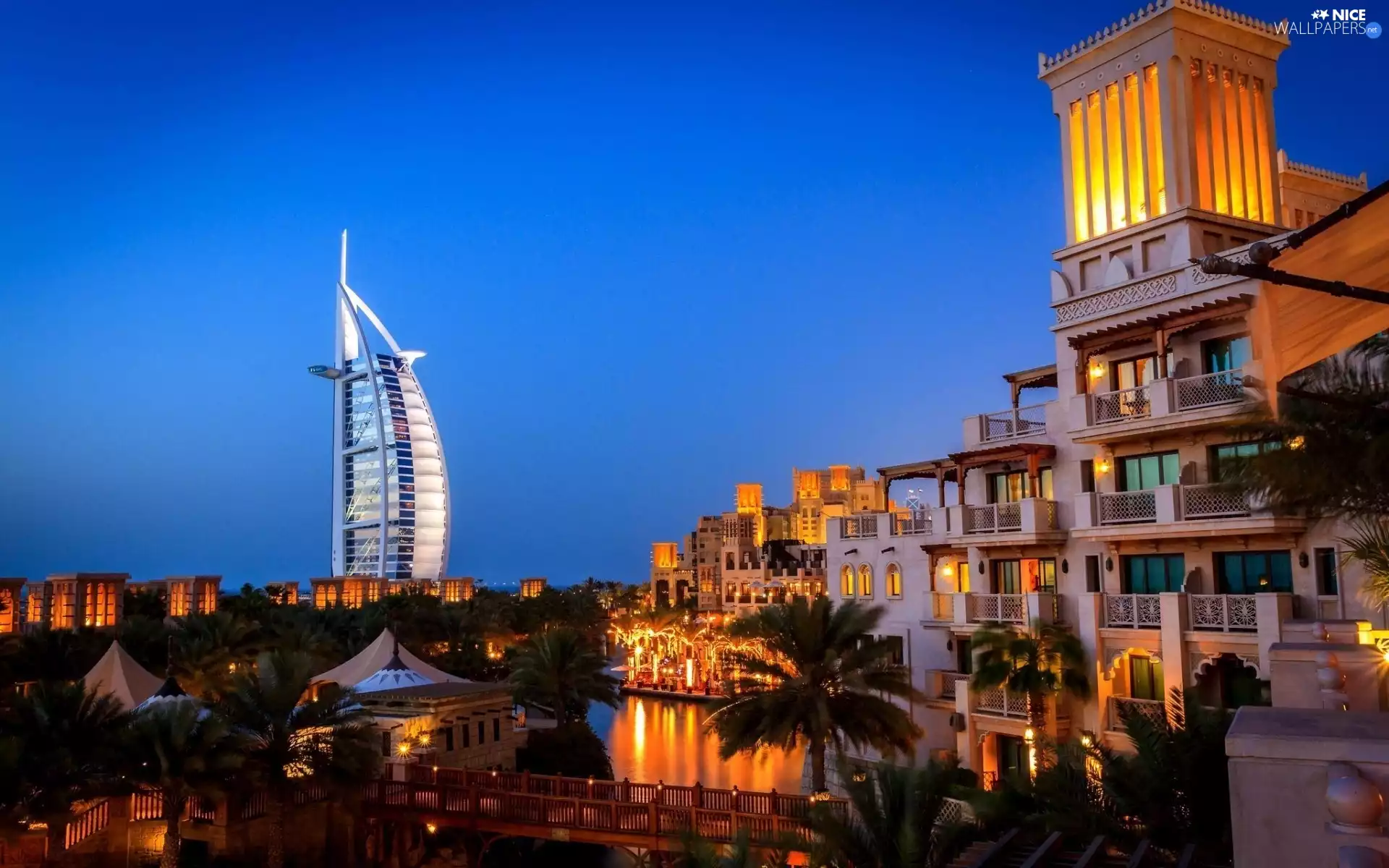 Burj Al Arab, Dubaj, Hotels