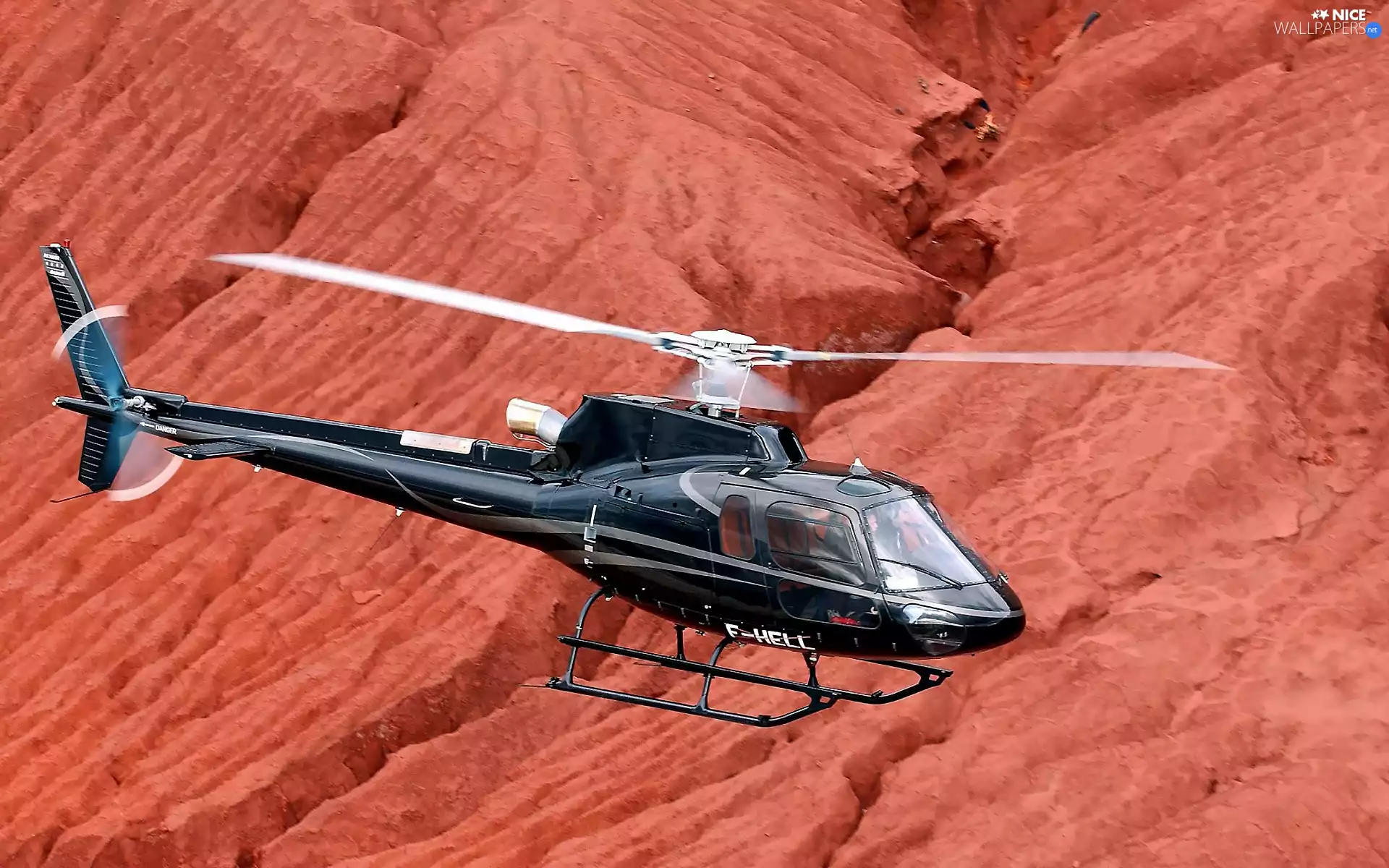 Eurocopter AS-350 Ecureuil, rocks