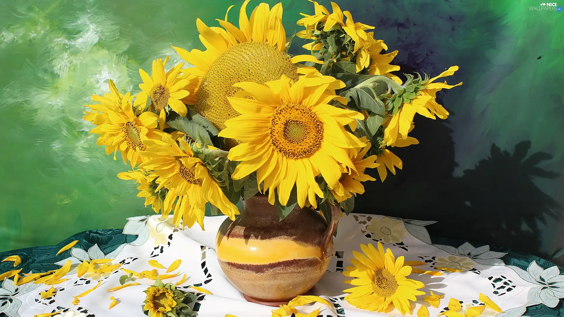 bouquet, Vase, Green Background, Nice sunflowers