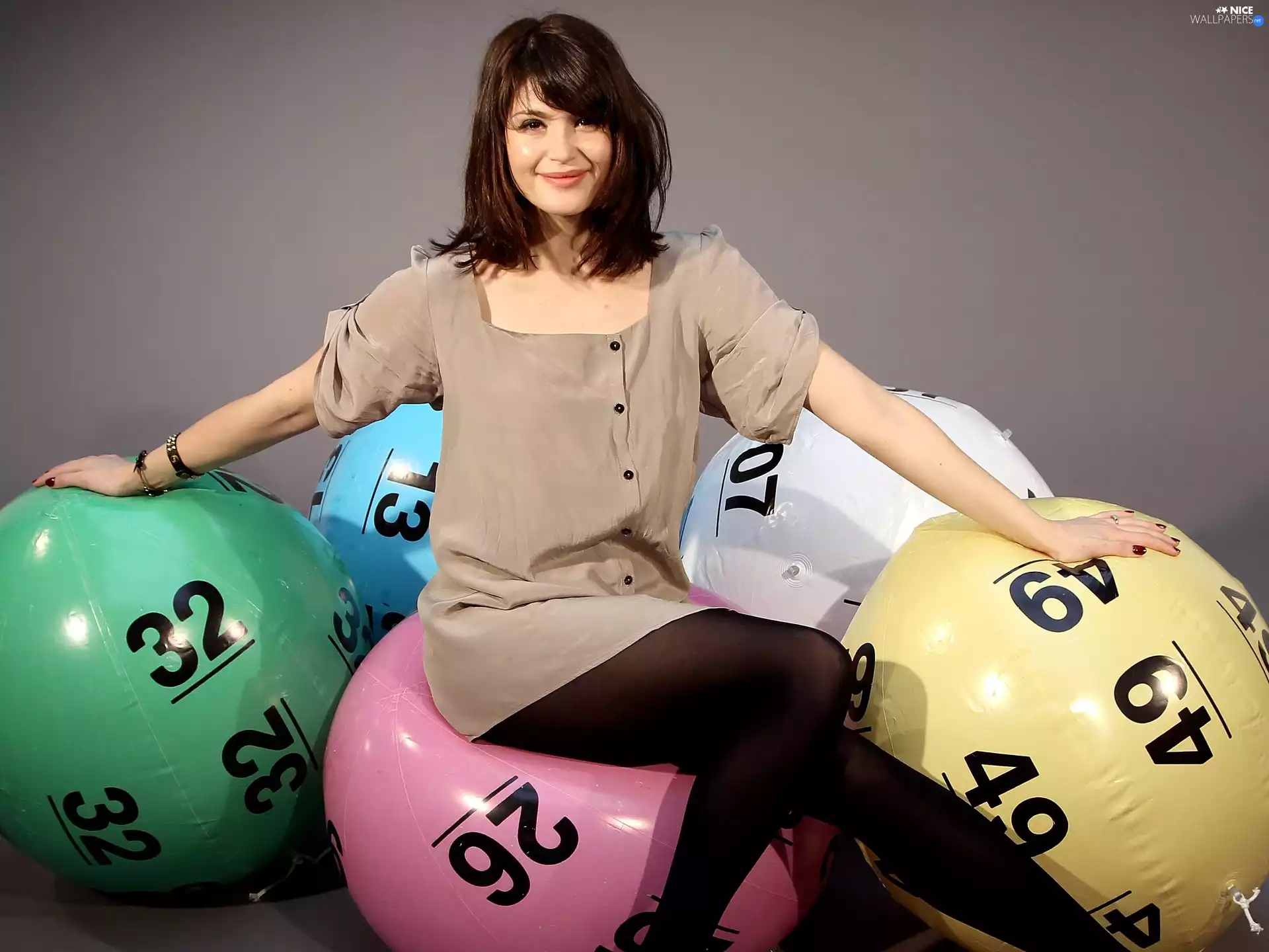 smiling, Balls, Lotto, Gemma Arterton