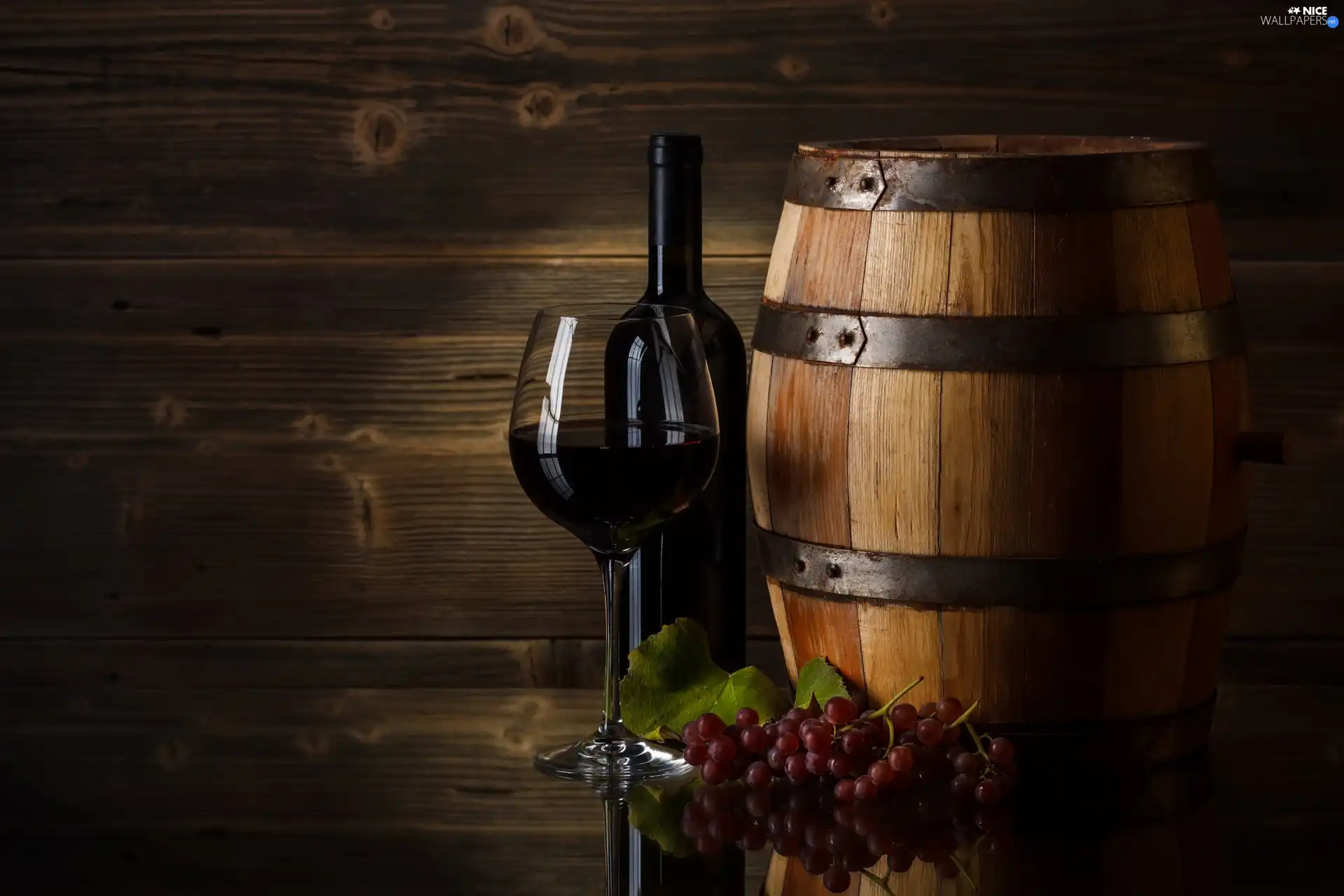 glass, Bottle, barrel, Wine - Nice wallpapers: 2560x1706