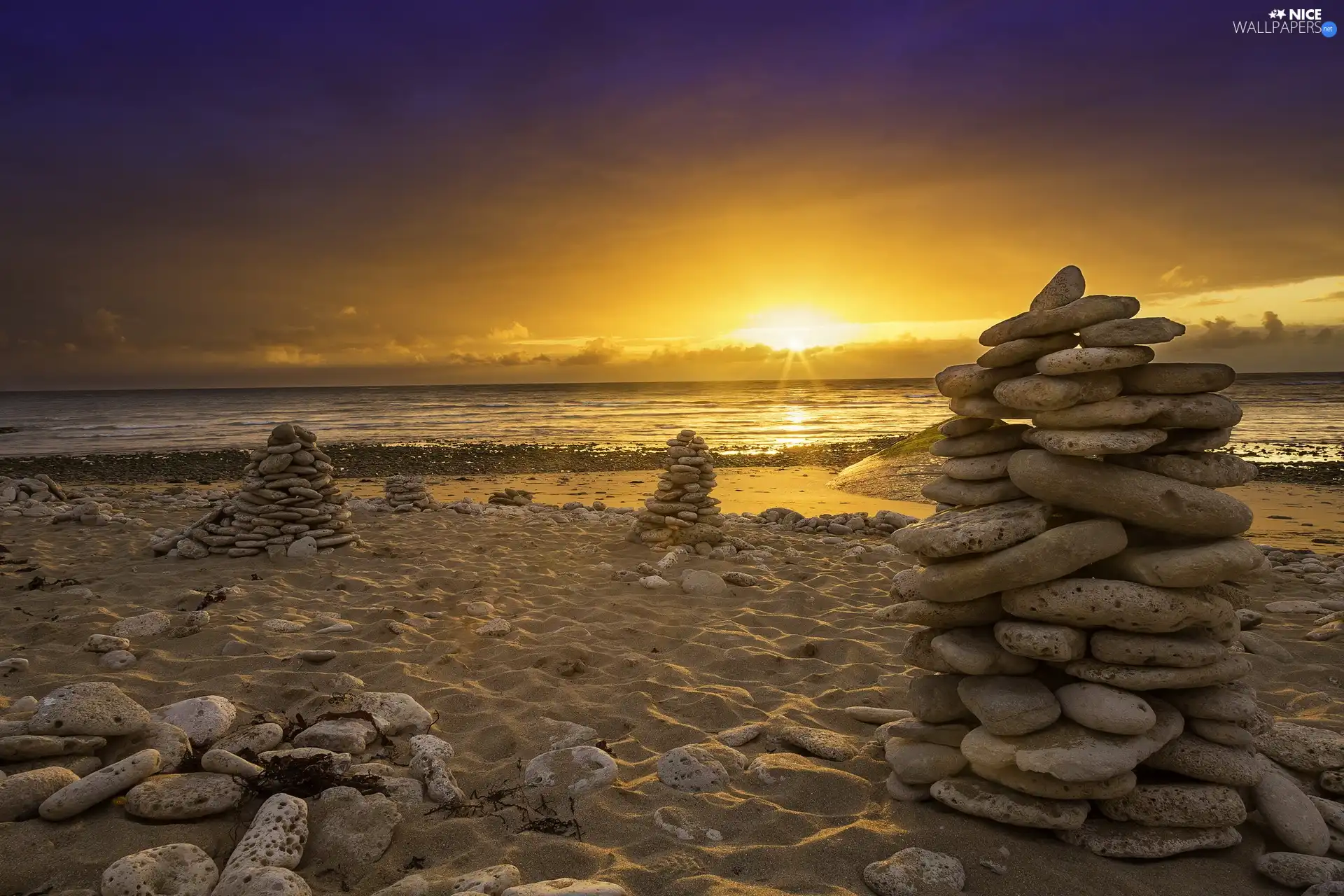 Beaches, Stones, sun, sea, west