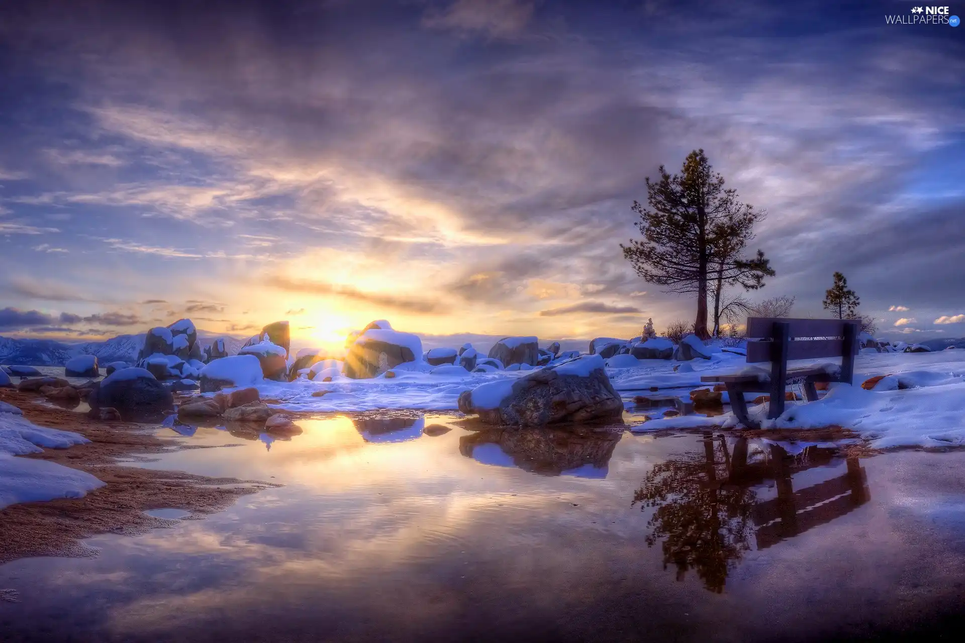 rays of the Sun, Bench, winter, lake