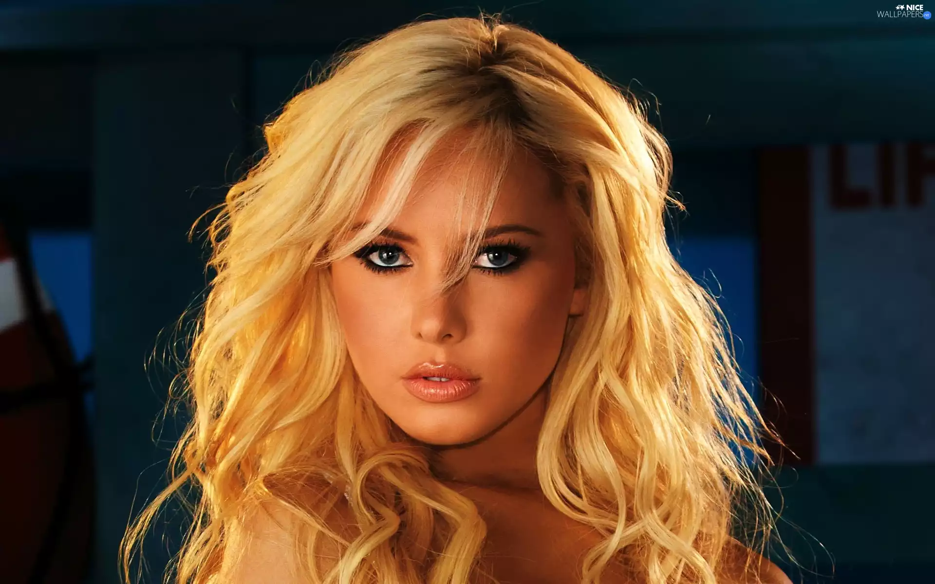 make-up, longhaired, Blonde