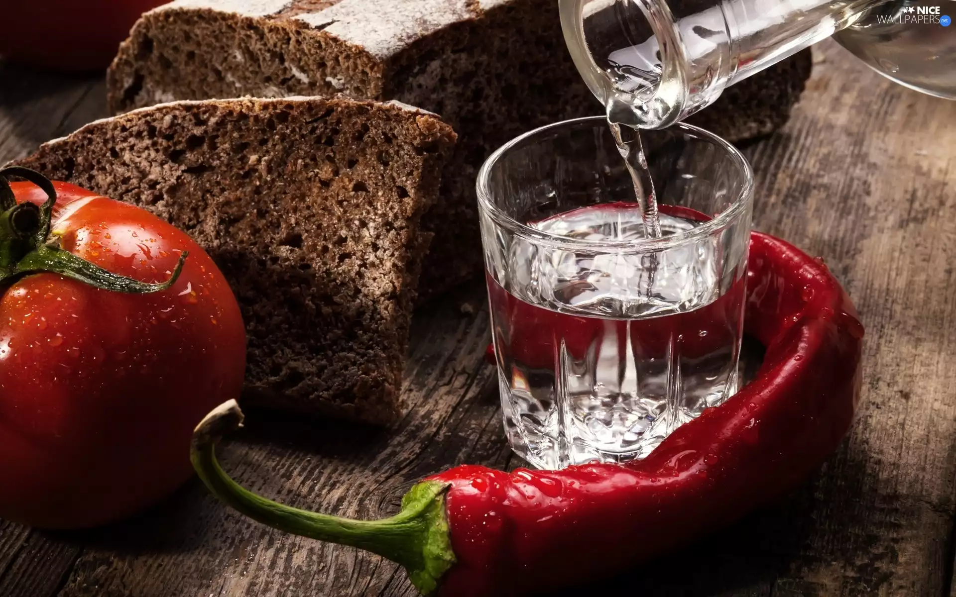 pepper, bread, glass, tomato, vodka