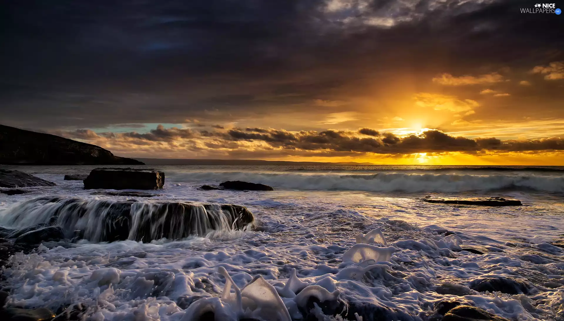 Dunraven Bay Beach, Bristol Channel, Great Sunsets, Dunraven Bay, Waves, Southerndown, wales, sea
