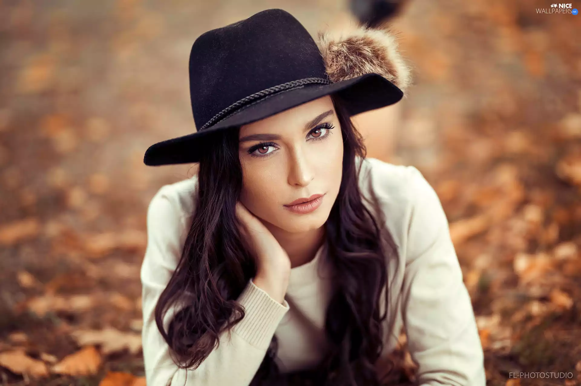 Eyes, Hat, light brown, Brown, Women