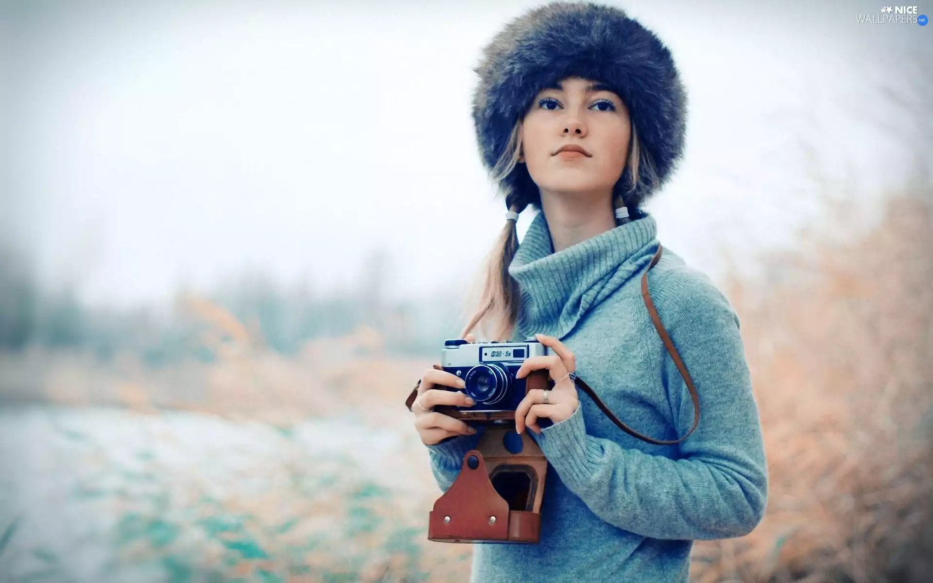 Camera, Women, Hat