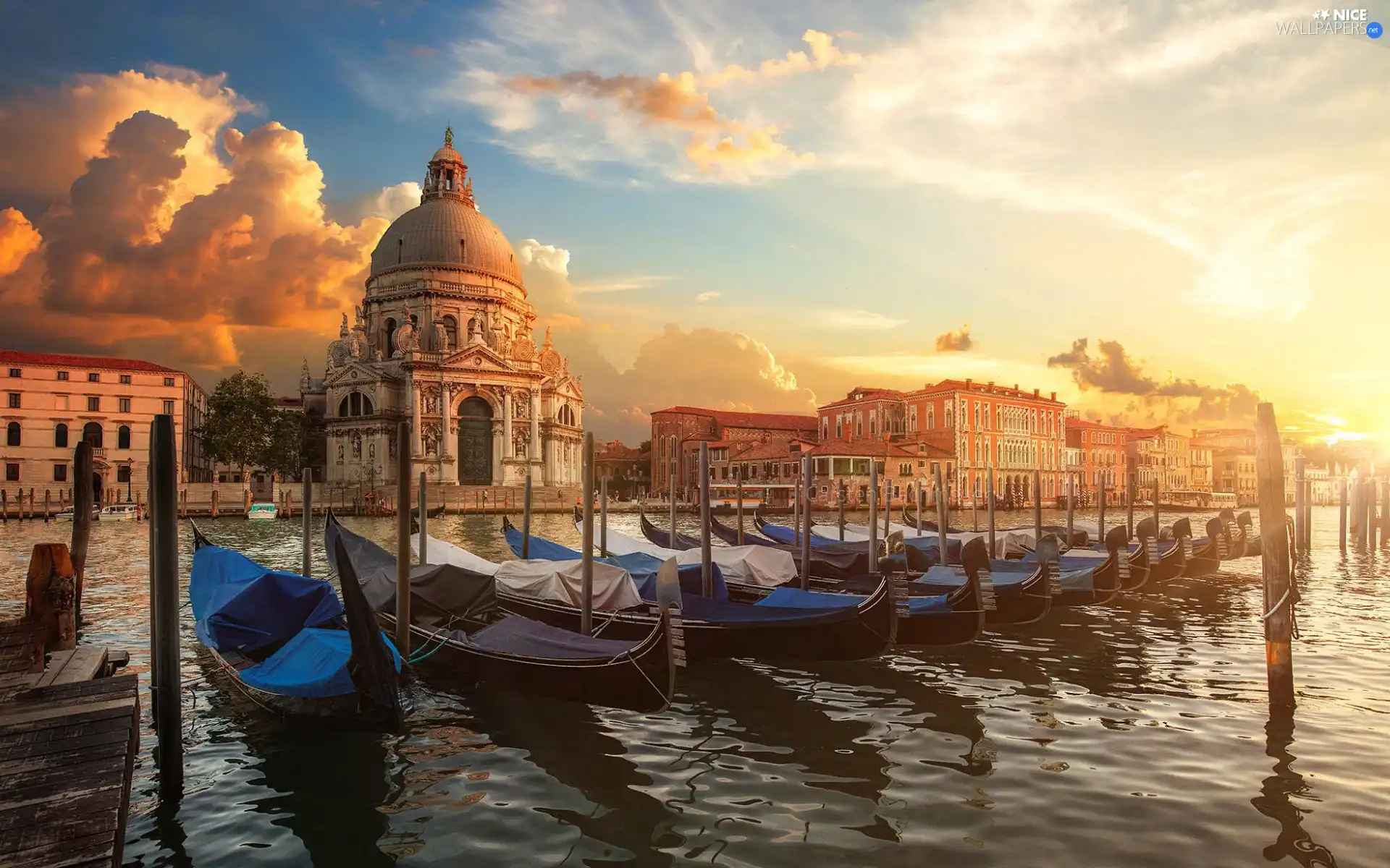 clouds, Harbour, Boats, Sunrise, Houses, Venice, Canal Grande, Italy, morning, Gondolas