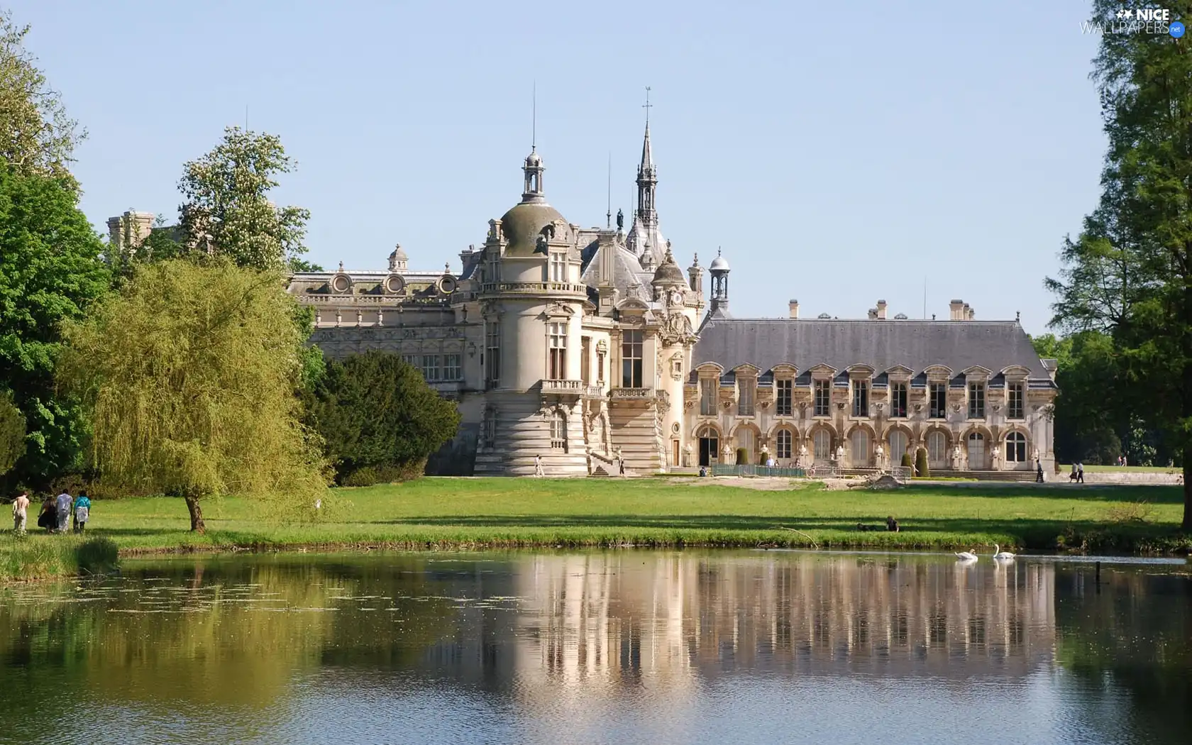 Pond - car, France, Castle