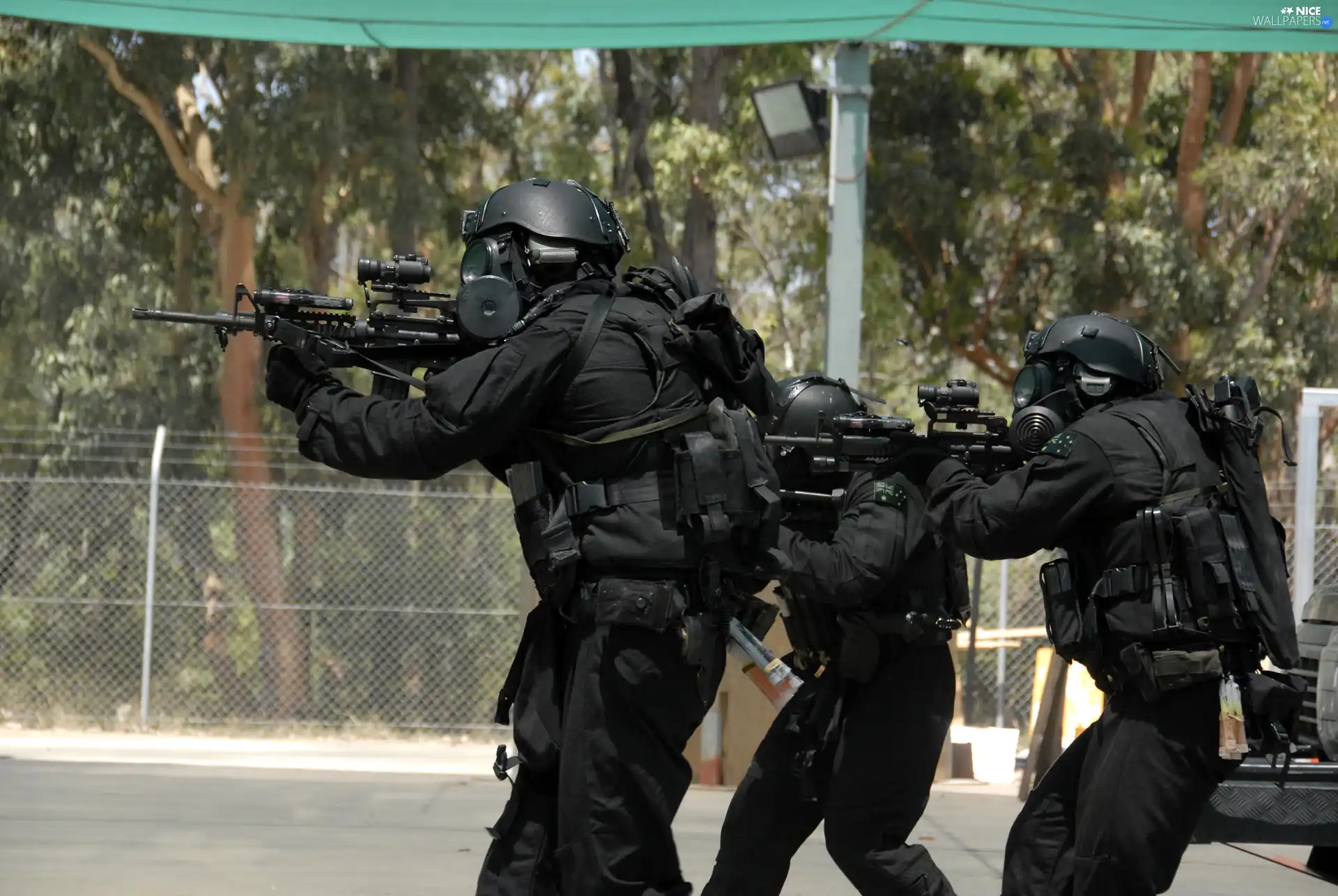 Chelm, gun, Mask