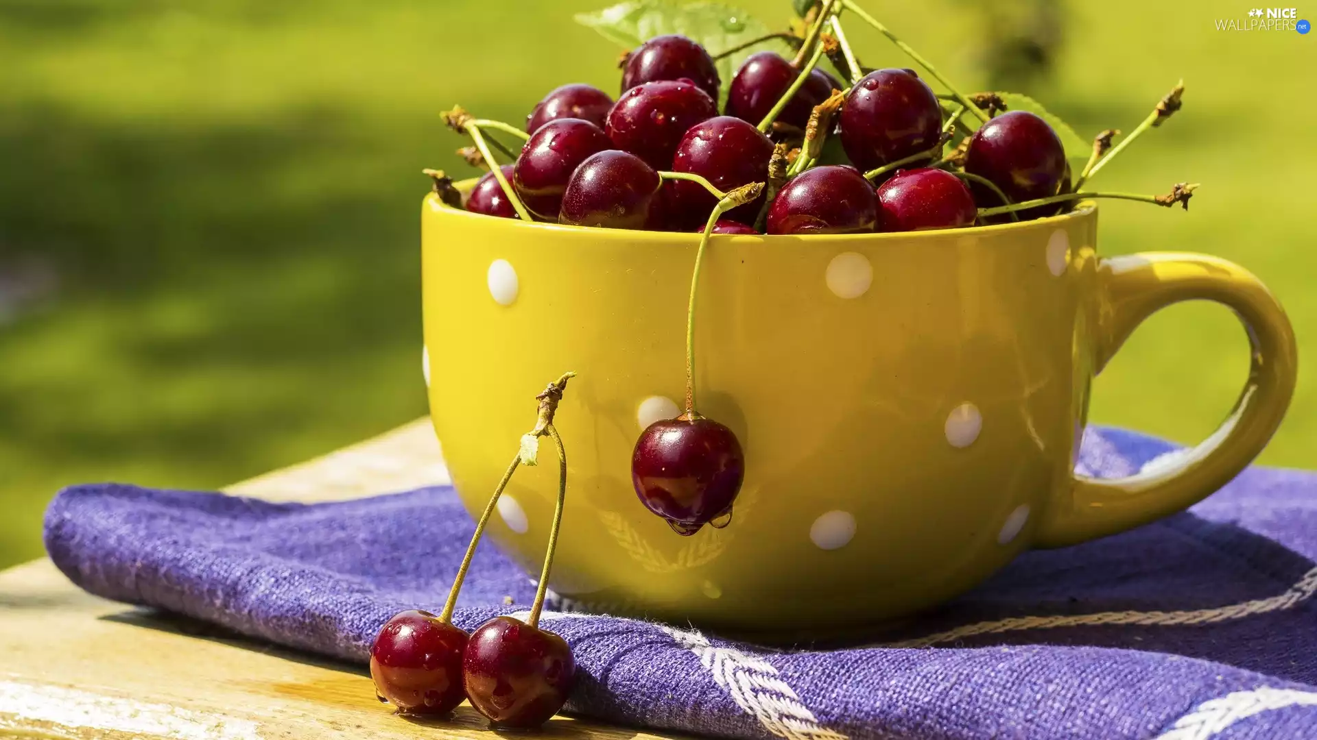 cherries, cup