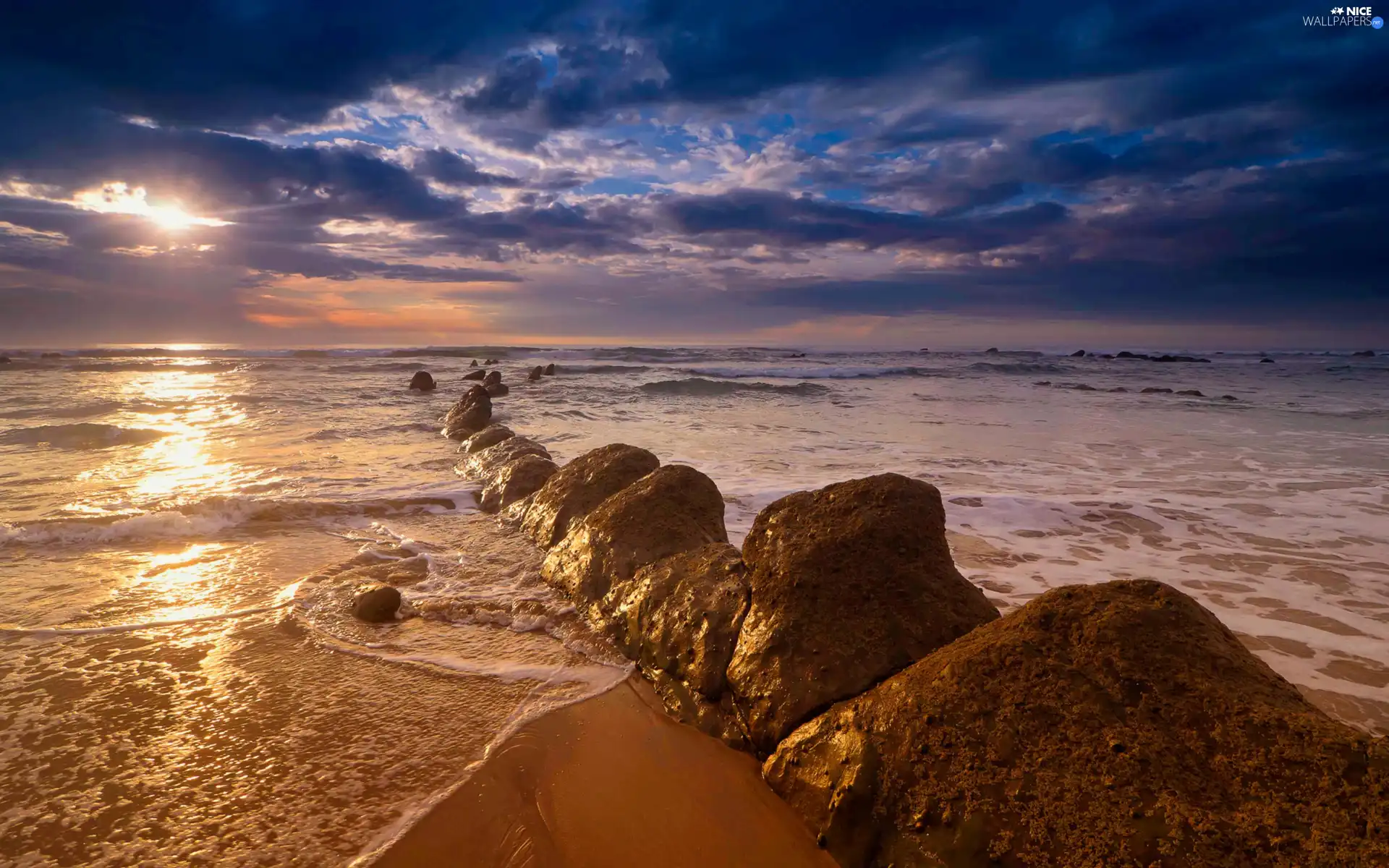 Stones, horizon, clouds, sea