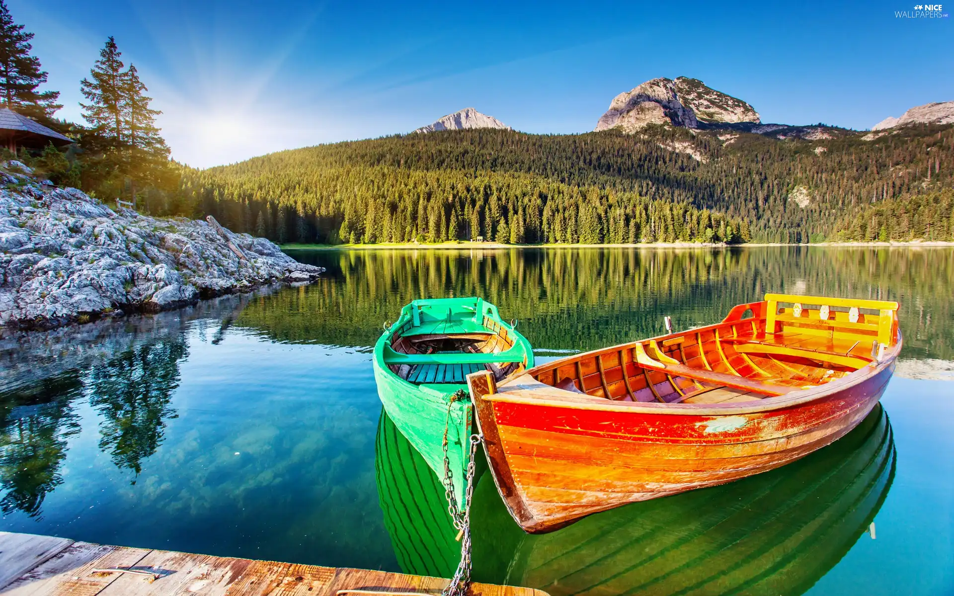 sun, Mountains, color, boats, lake, rays