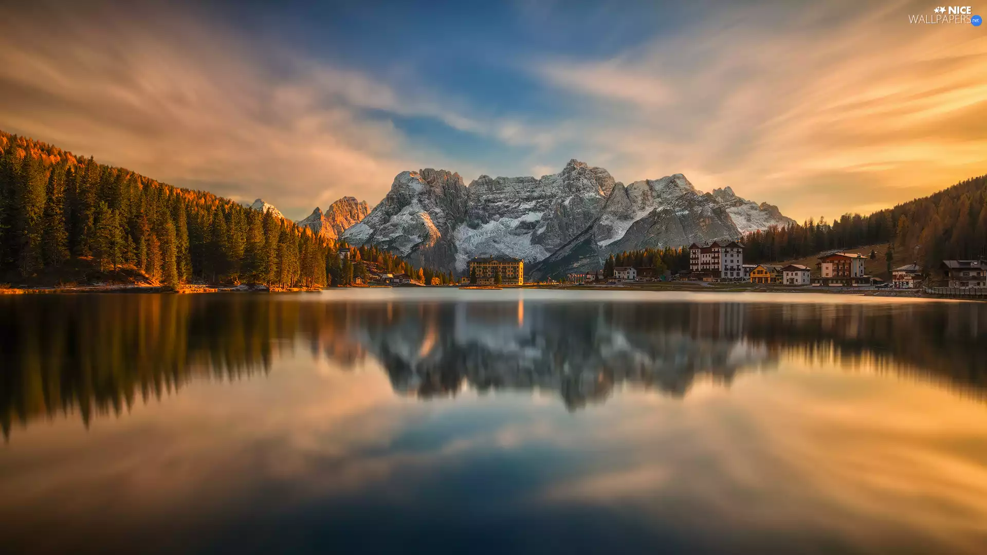 Houses, Lake Misurina, Cadore Region, Grand Hotel Misurina, Dolomites, Cortina dAmpezzo, Italy