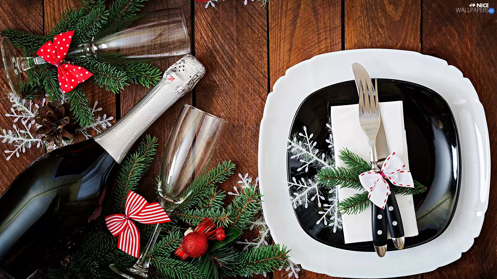 Twigs, Champagne, plate, cutlery, ornamentation, glasses