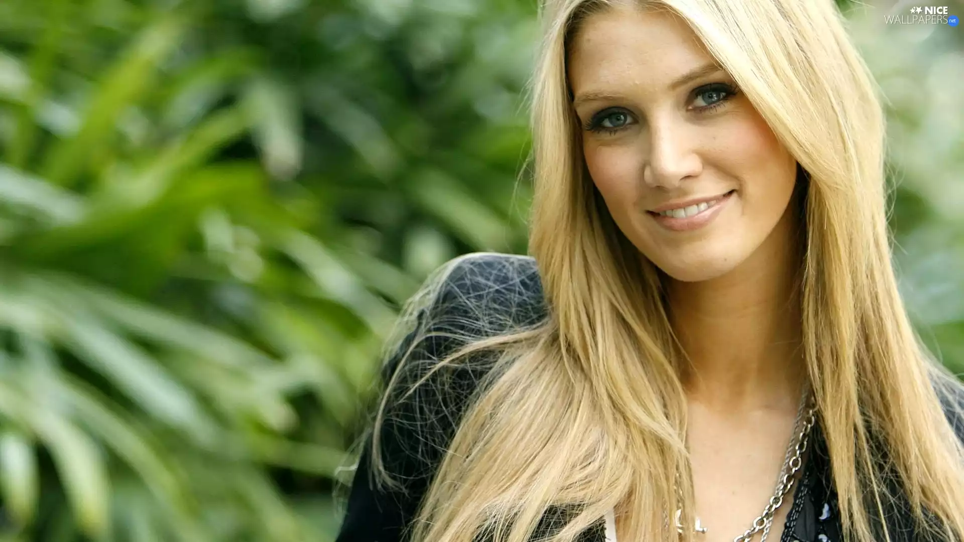 Blonde, make-up, Delta Goodrem, Smile
