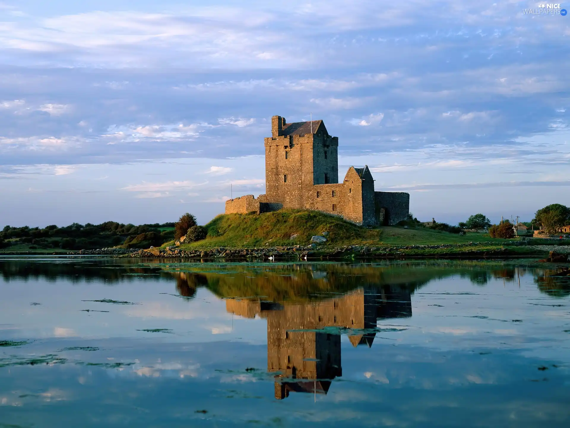 Dunguaire, Ireland, Castle