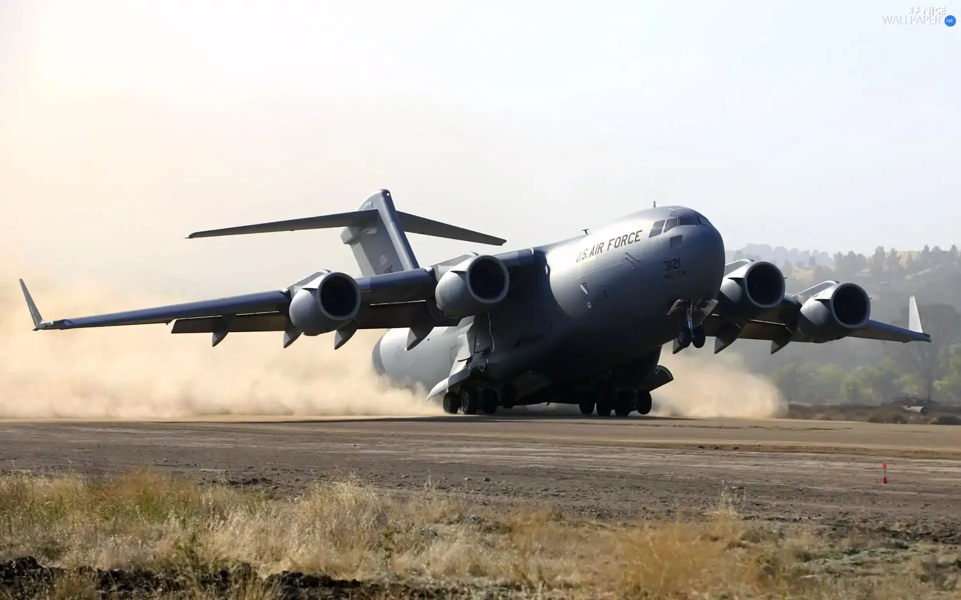 landing, troop-carrier, Boeing C-17 Globemaster III, dust