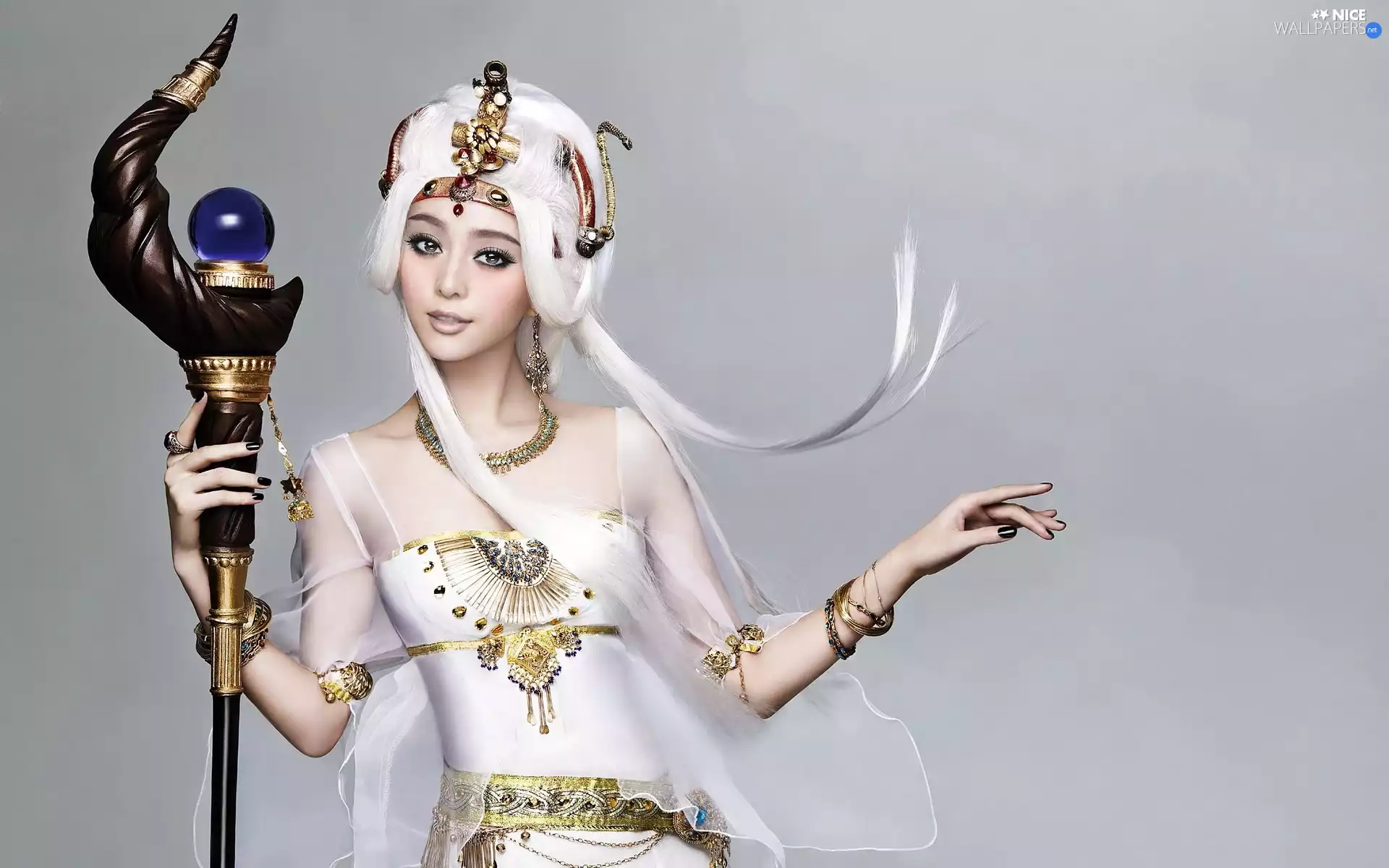 duchess, ear-ring, necklace, Orient