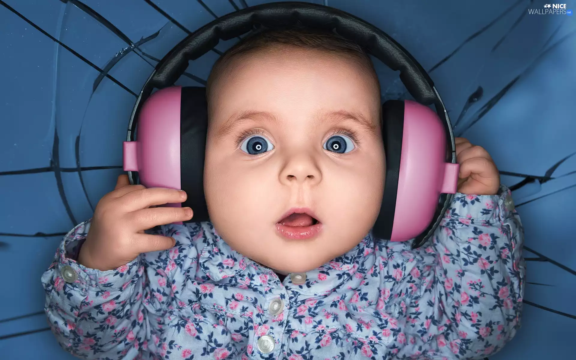 Big, Eyes, HEADPHONES, face, Kid