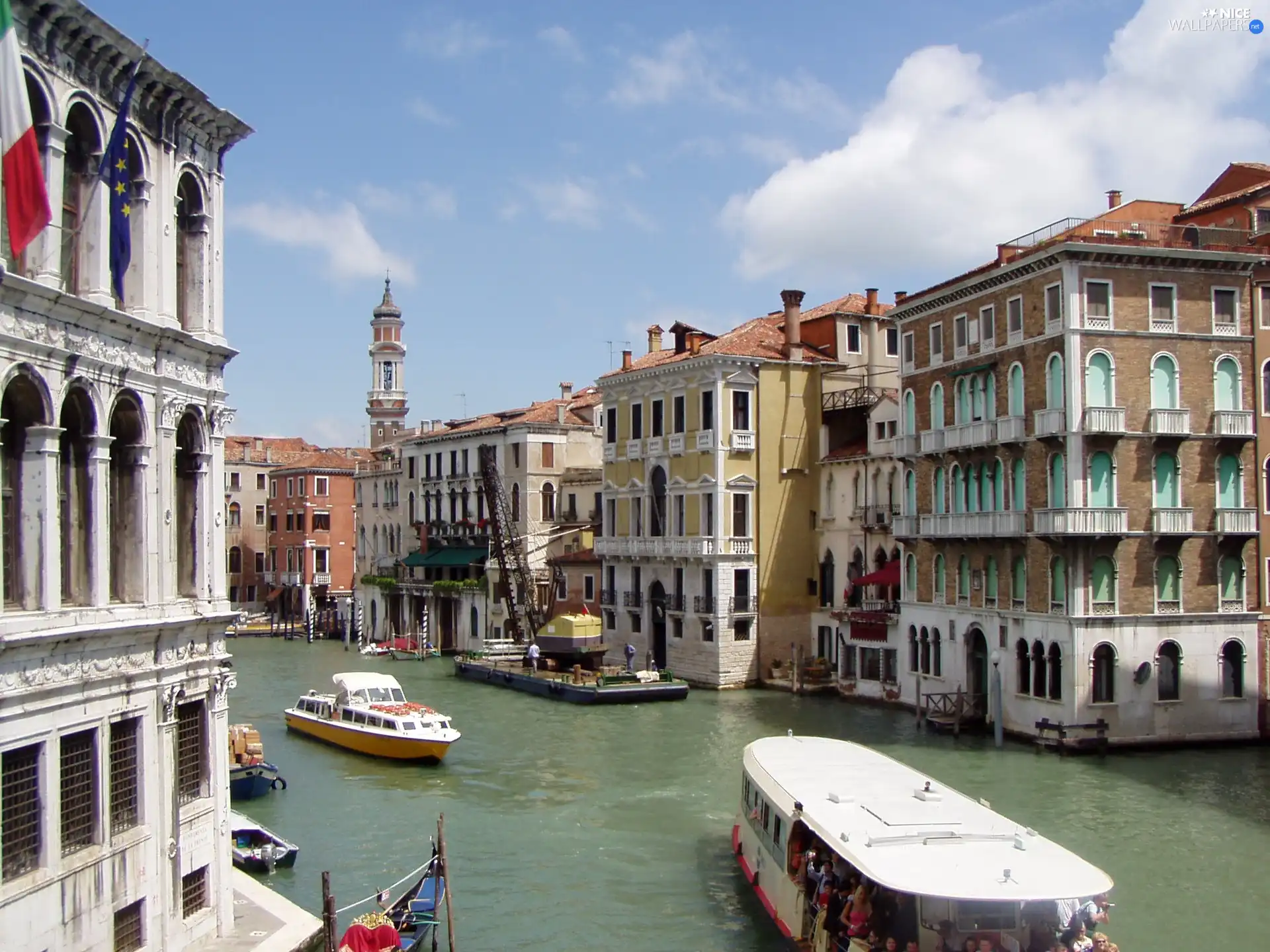 Feeds, Italy, Venice