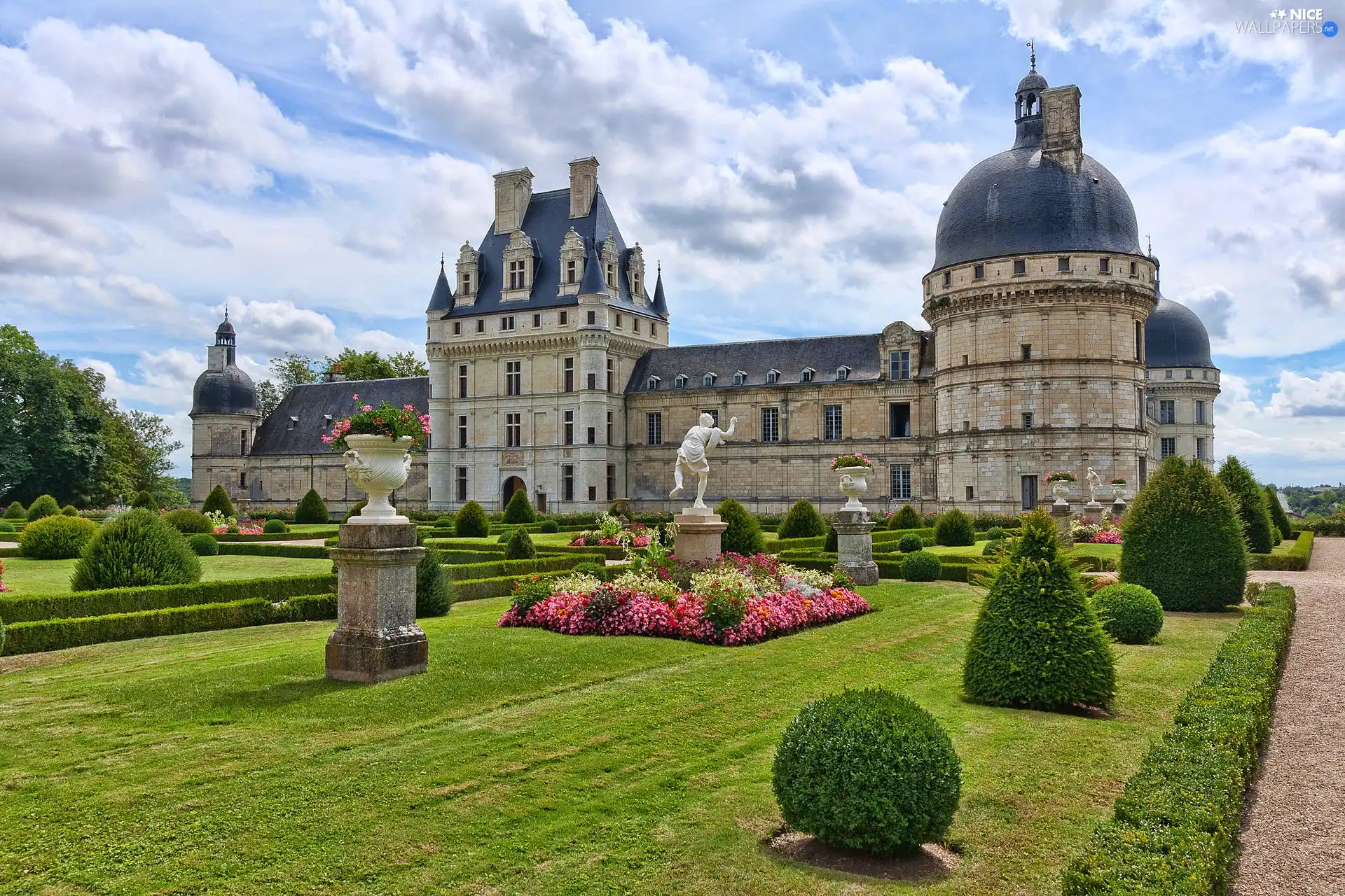 Castle, Garden