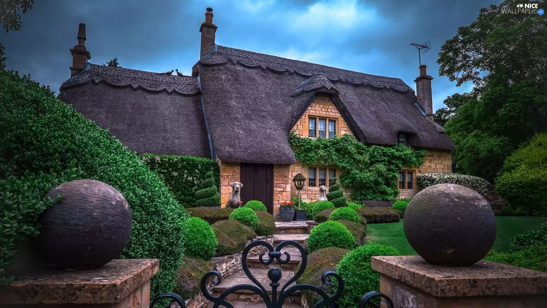 England, Garden, Cloudy Day, house