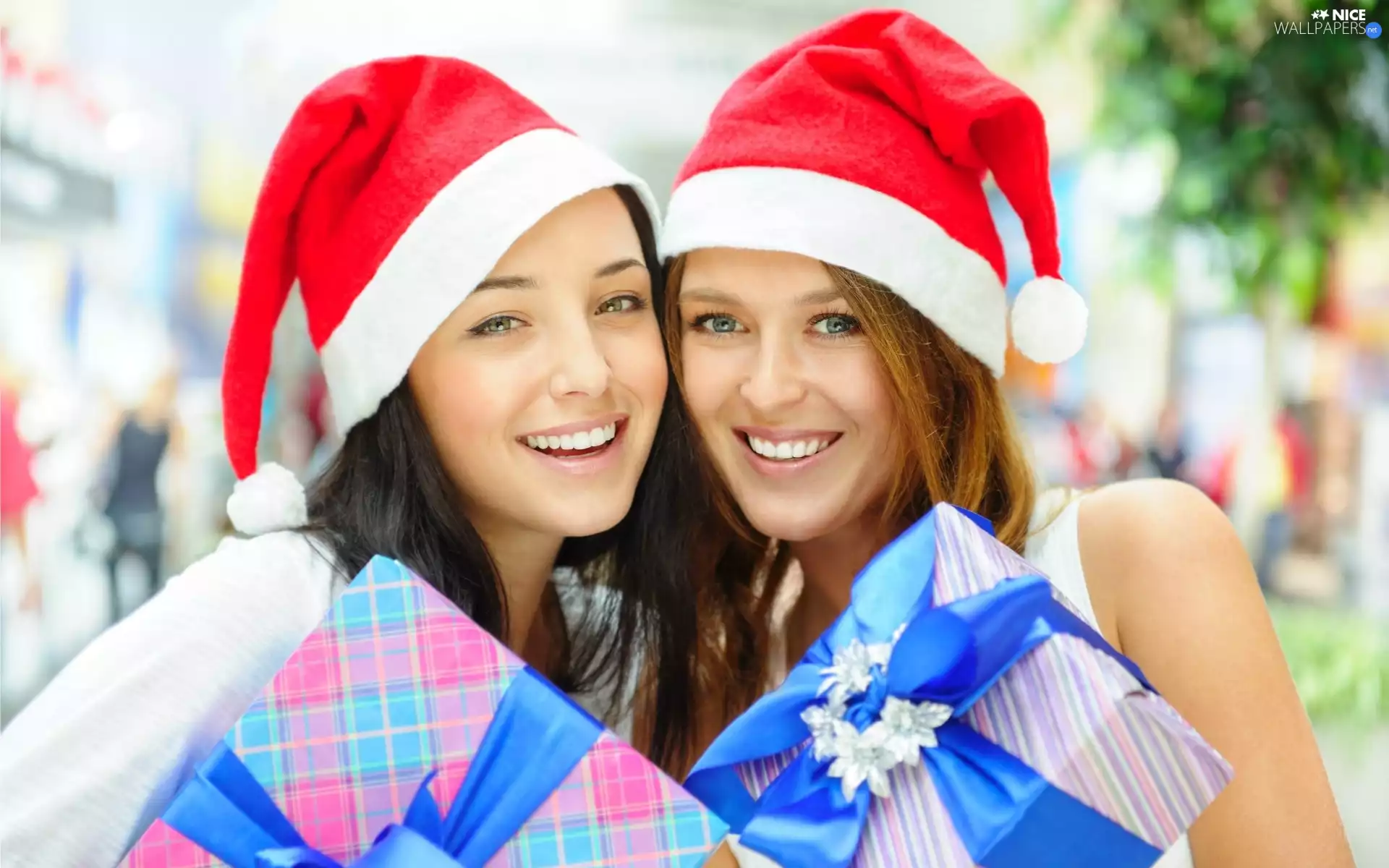 Nicholas, gifts, Womens, caps, smiling