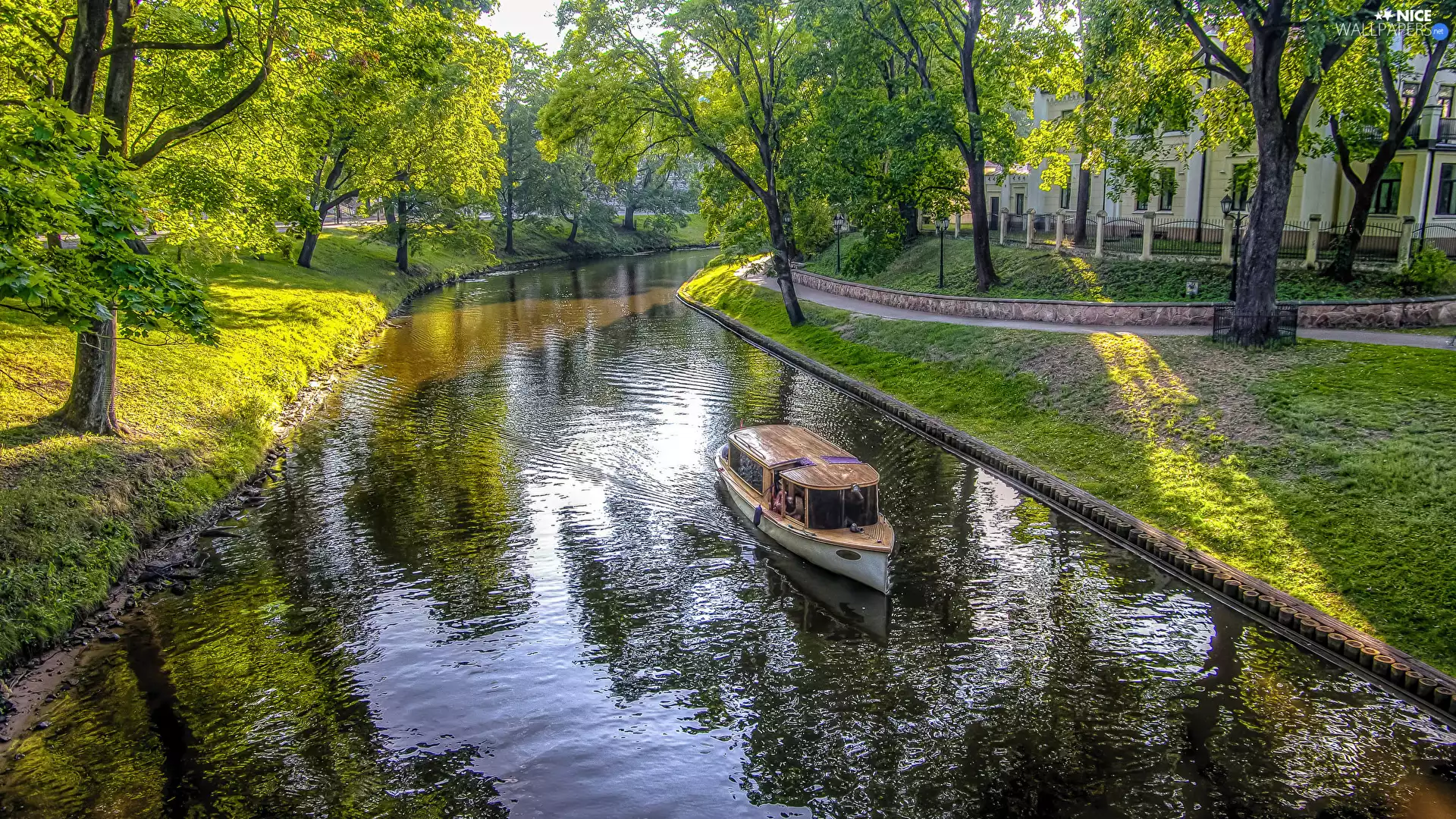 green ones, River, viewes, Motor boat, Park, trees, house