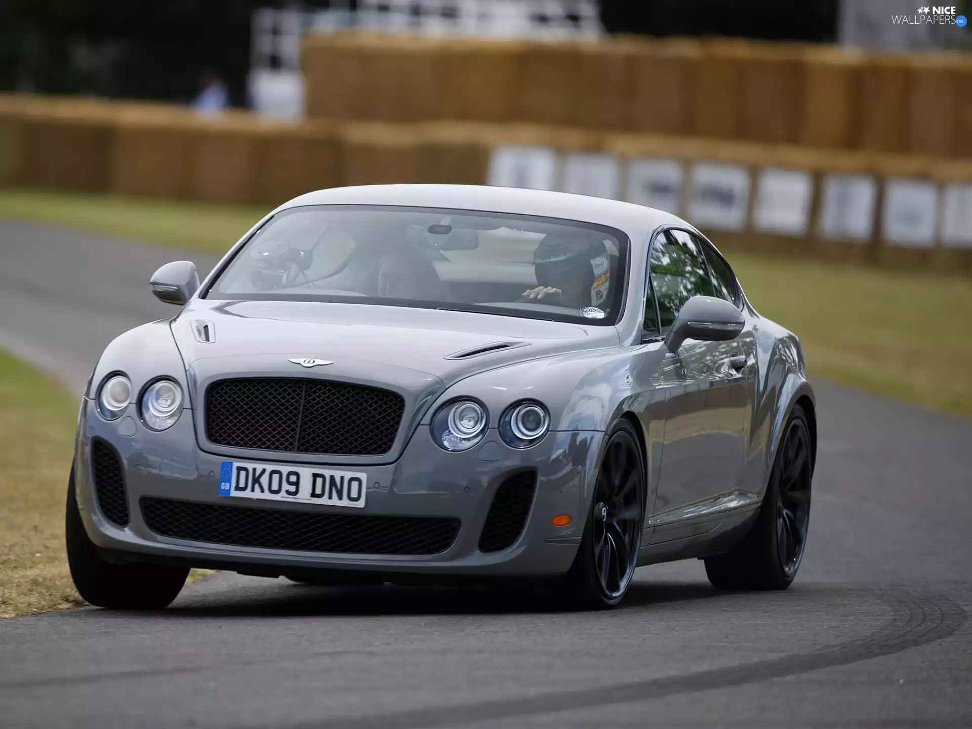 Performance, Bentley Continental GTC, Sport games