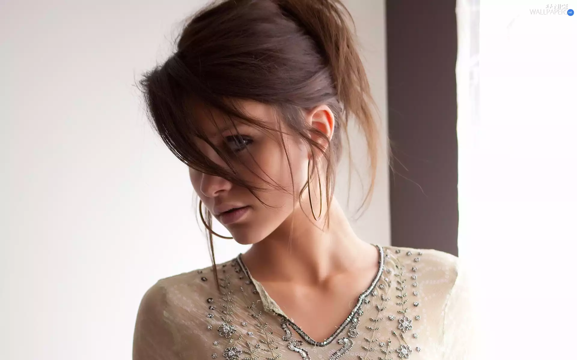 Hair, Cameron, pinned