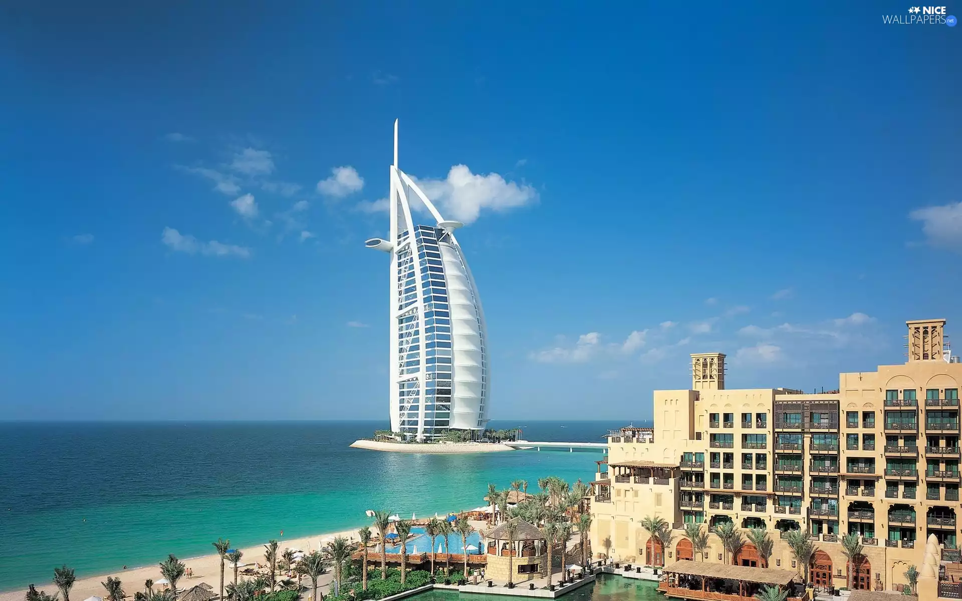 Beaches, Dubaj, Hotel hall