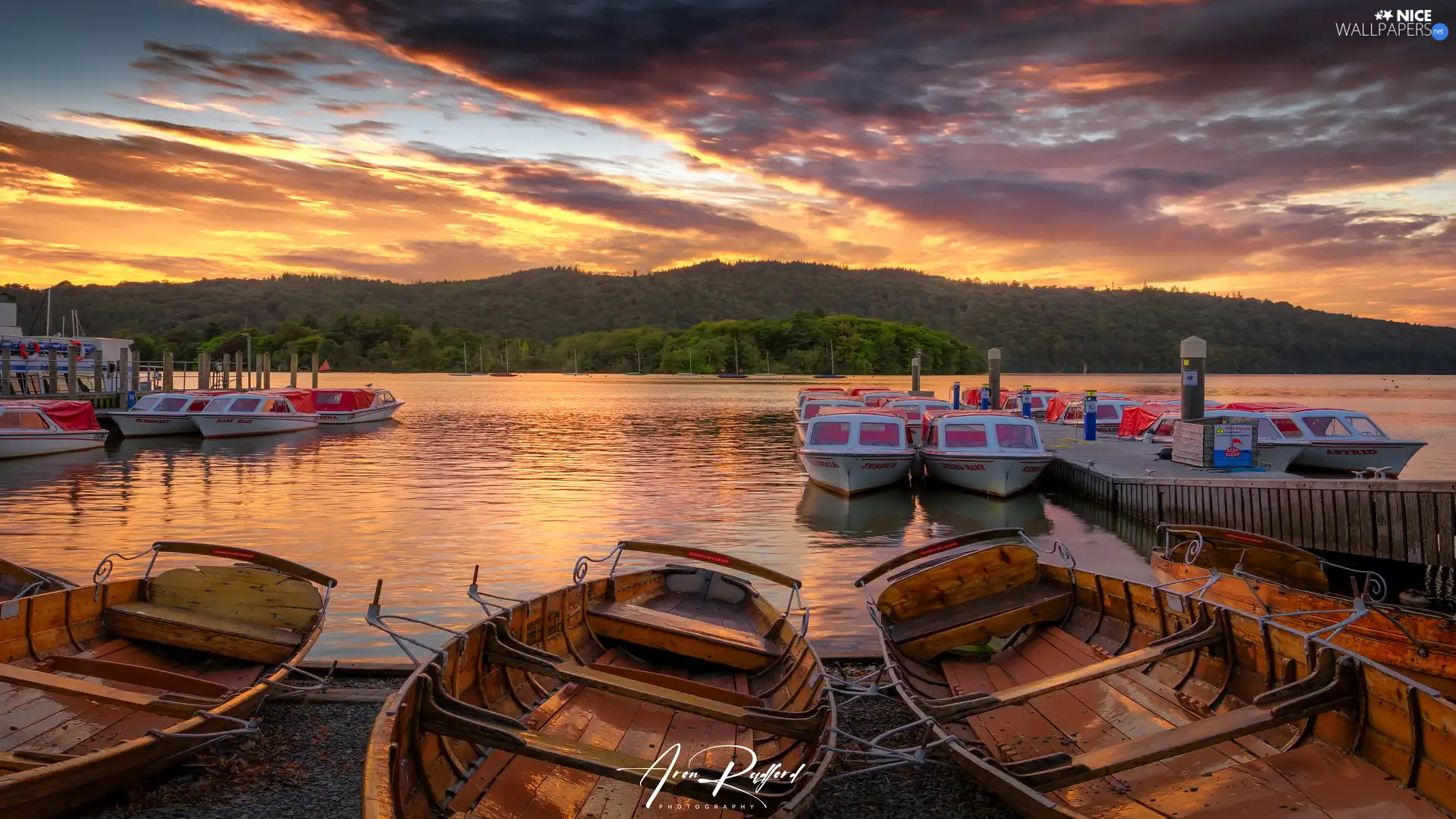 Harbour, motorboat, Cumbria, boats, Lake Windermere, Great Sunsets, England