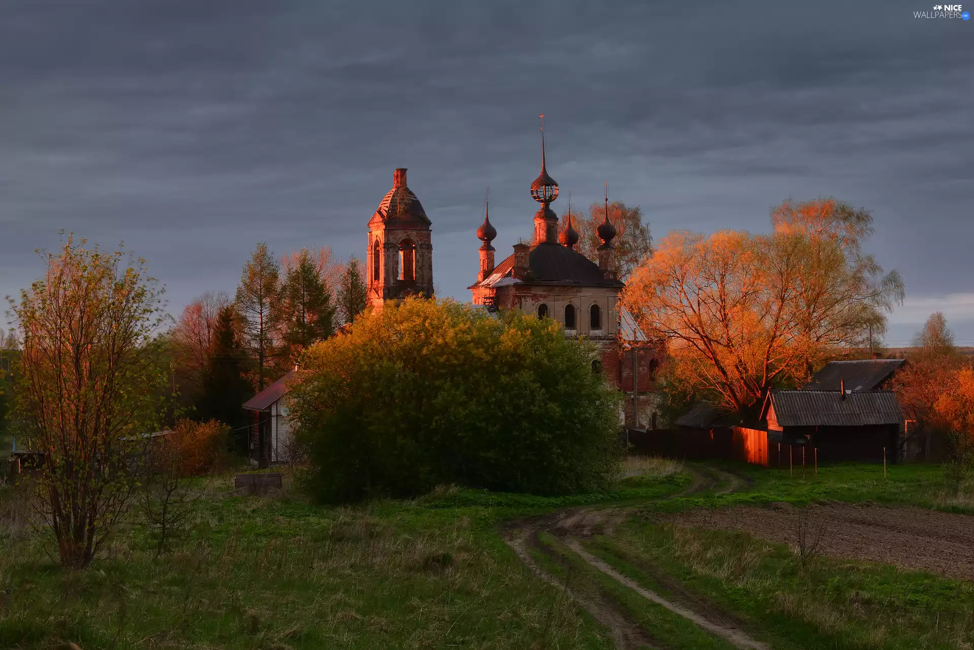 Way, ruin, viewes, Houses, trees, Cerkiew