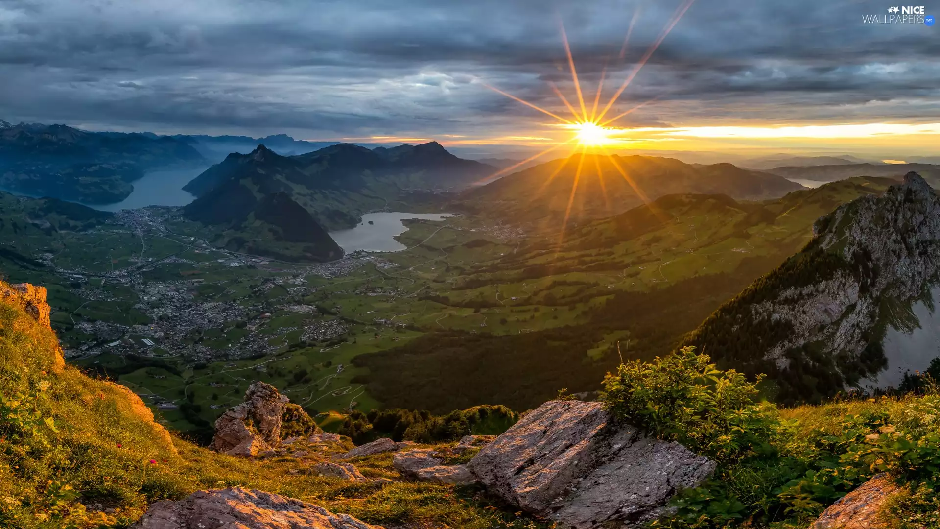 Houses, Valley, clouds, Town, Mountains, lake, rays of the Sun