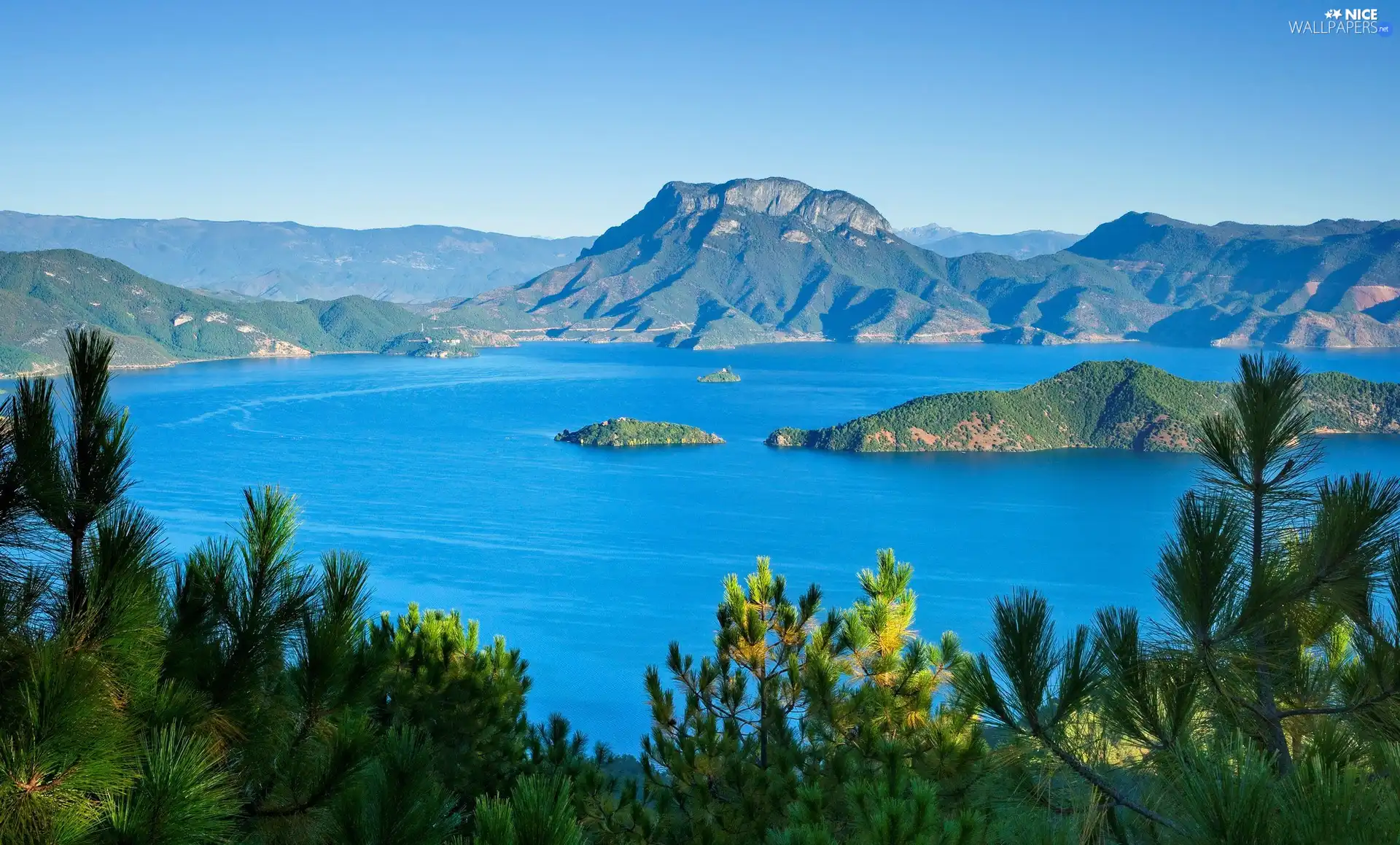 Islands, lake, Mountains