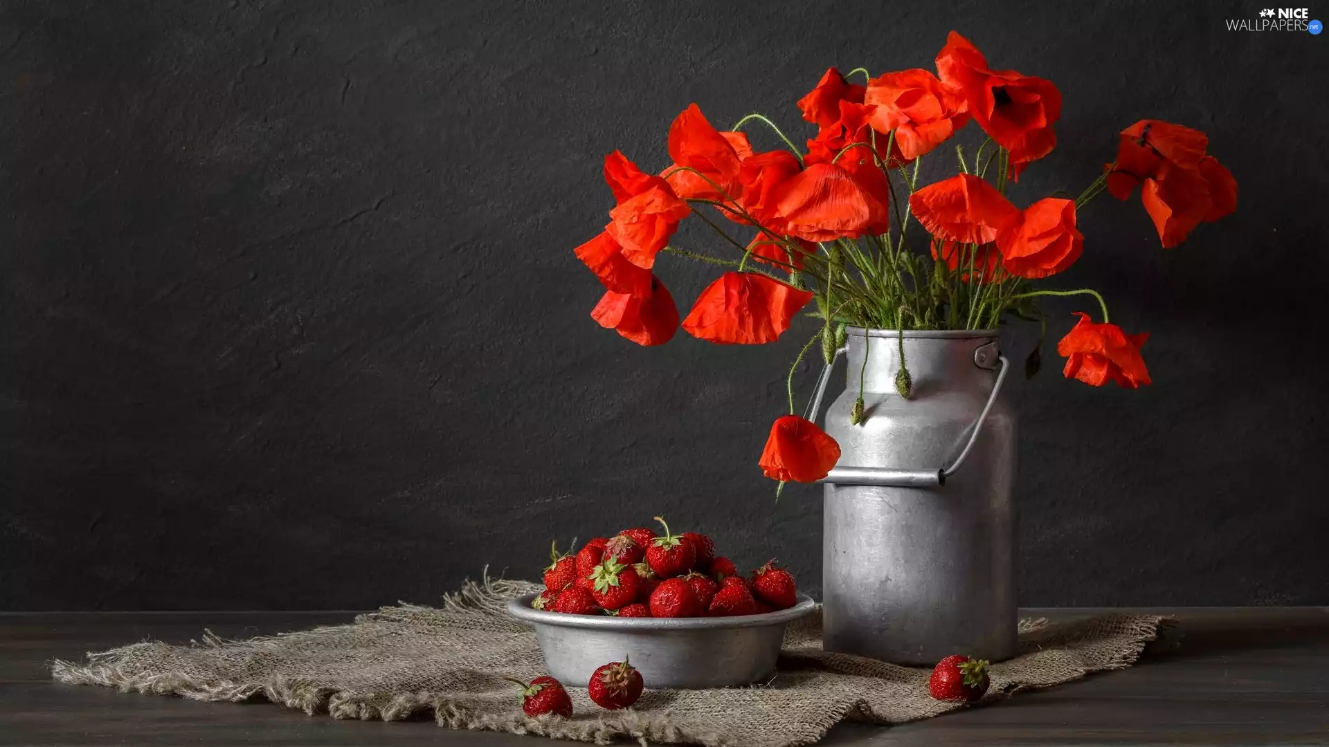 papavers, strawberries, bowl, Kanka