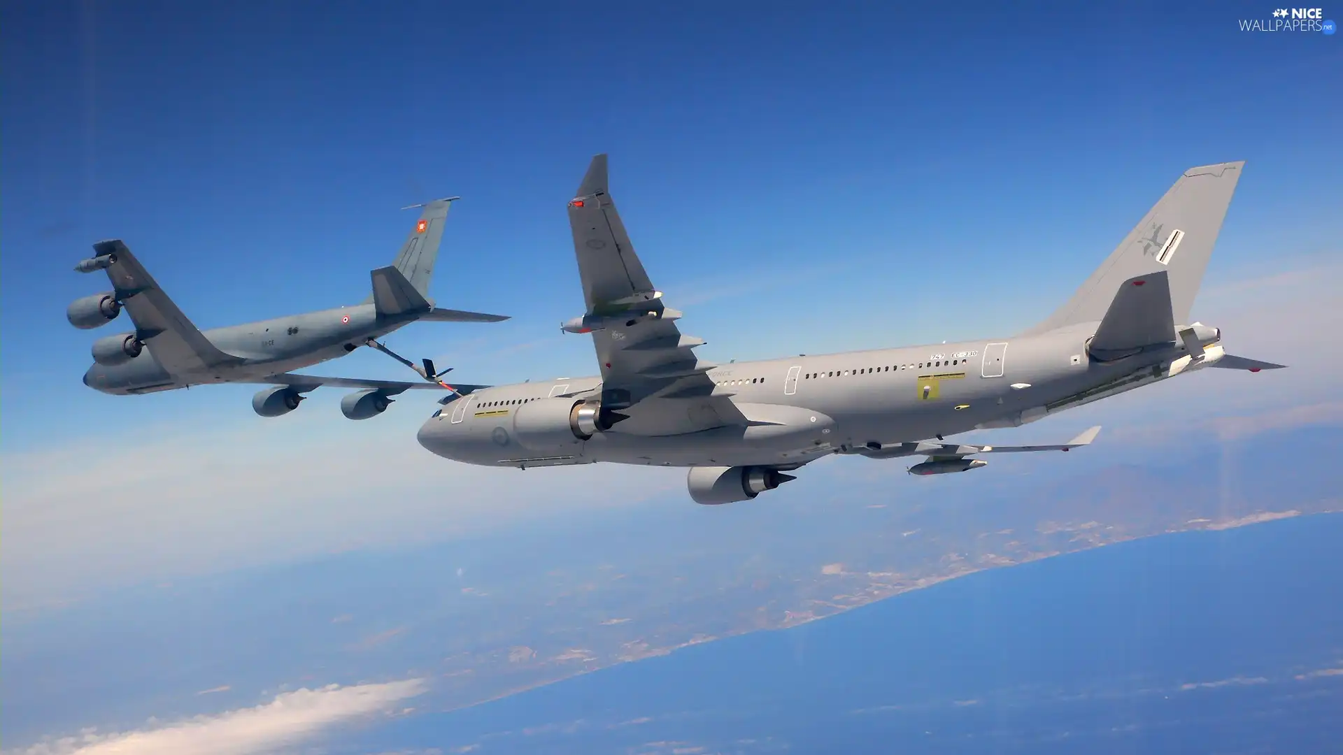 Airbus A330 MRTT, KC-135 Stratotanker
