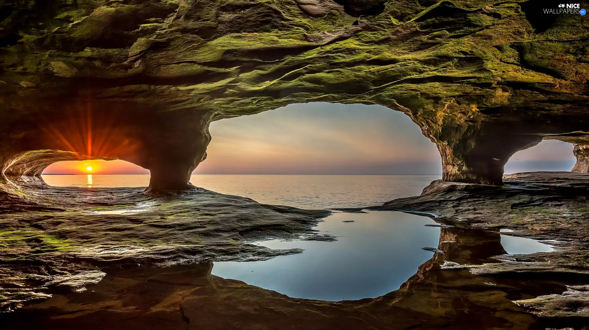 cave, rays of the Sun, The United States, Pictured Rocks National Lakeshore National Park, Michigan, rocks, Lake Superior, Munising