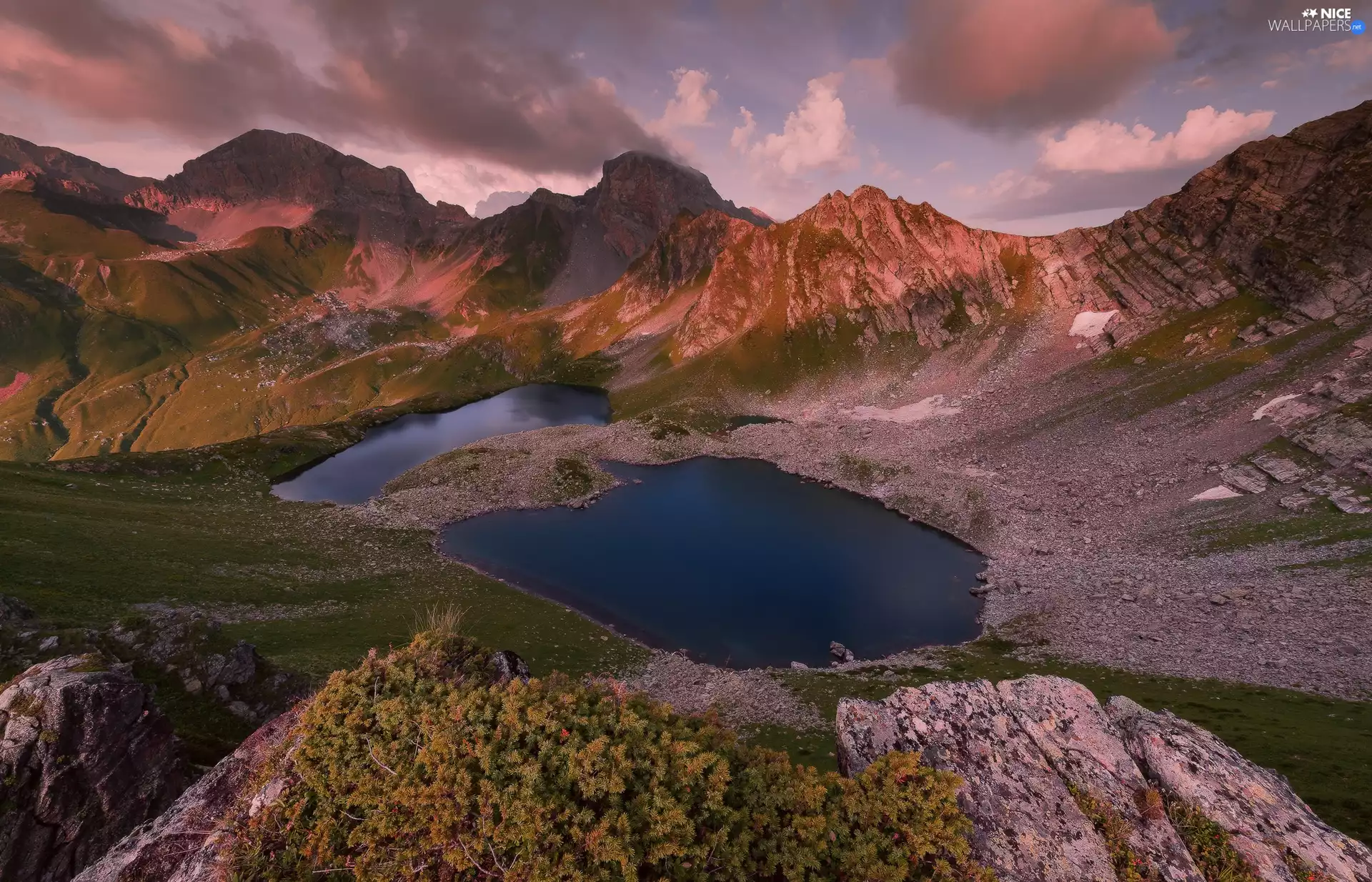 Mountains, rocks, Plants, lakes