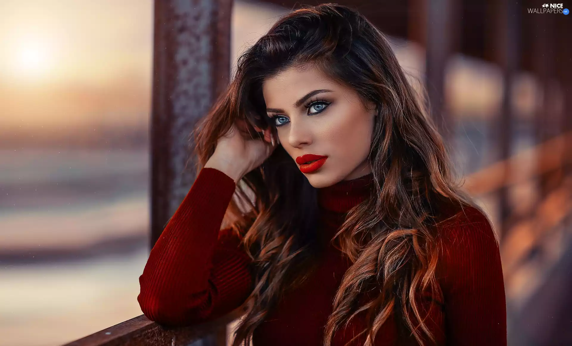 Women, very sensible, longhaired