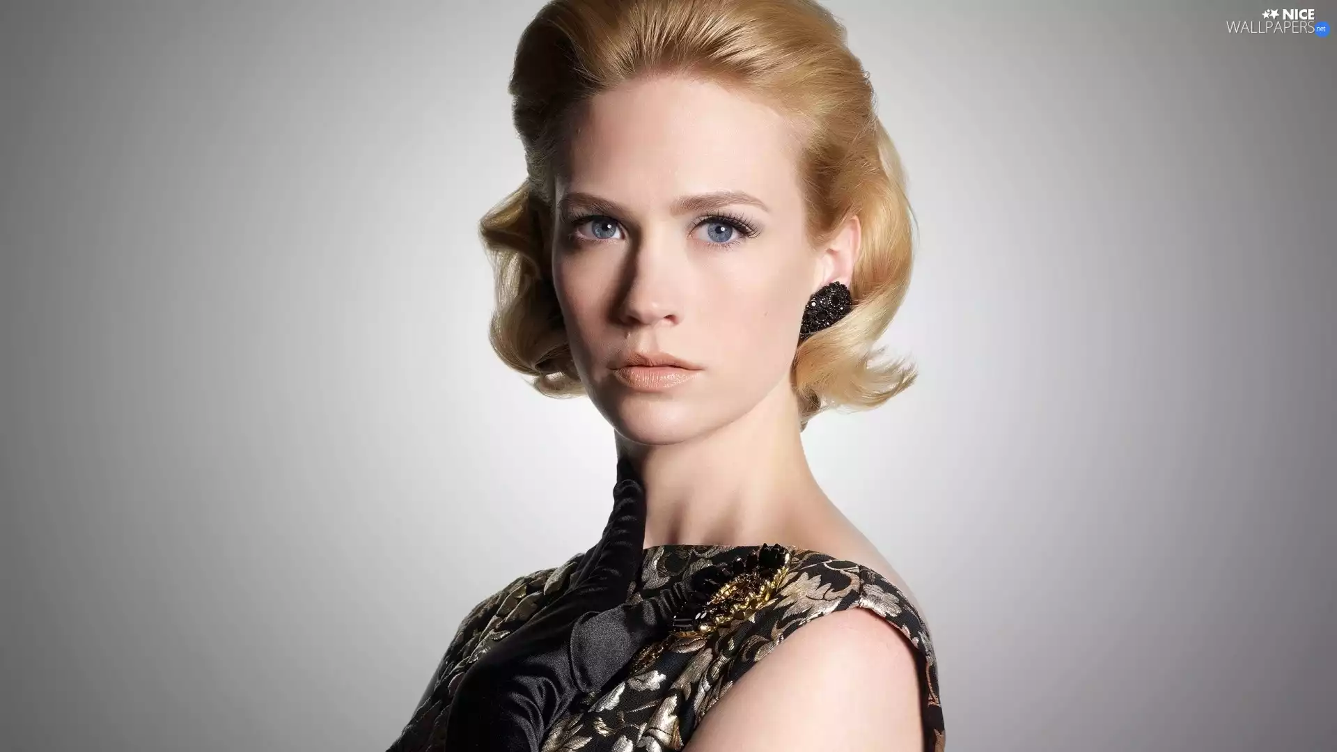 January Jones, delicate, make-up, ear-ring