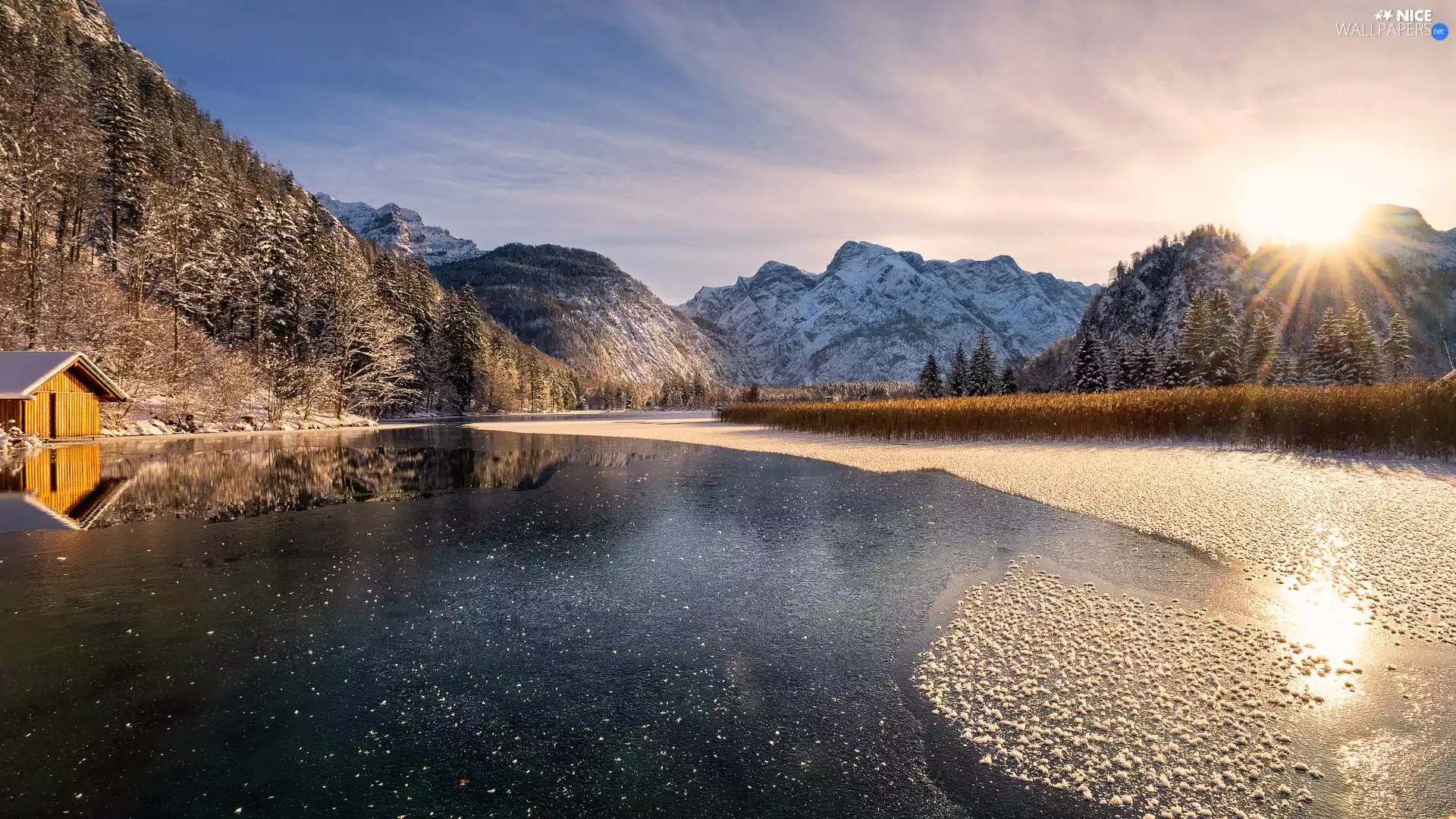 Almsee Lake, winter, Mountains, trees, rays of the Sun, Austria, Wooden, cottage, viewes