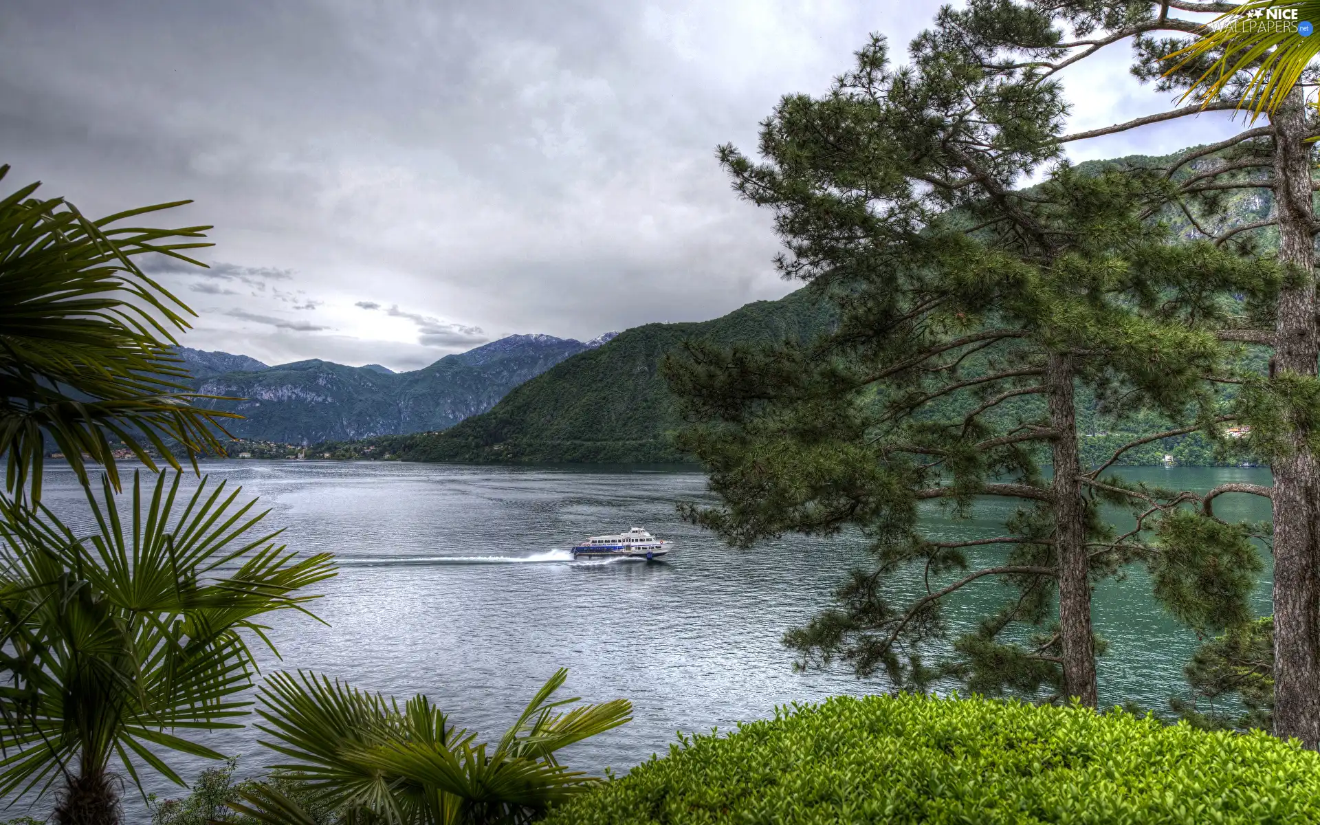 Palms, Yacht, viewes, Mountains, lake, trees, clouds